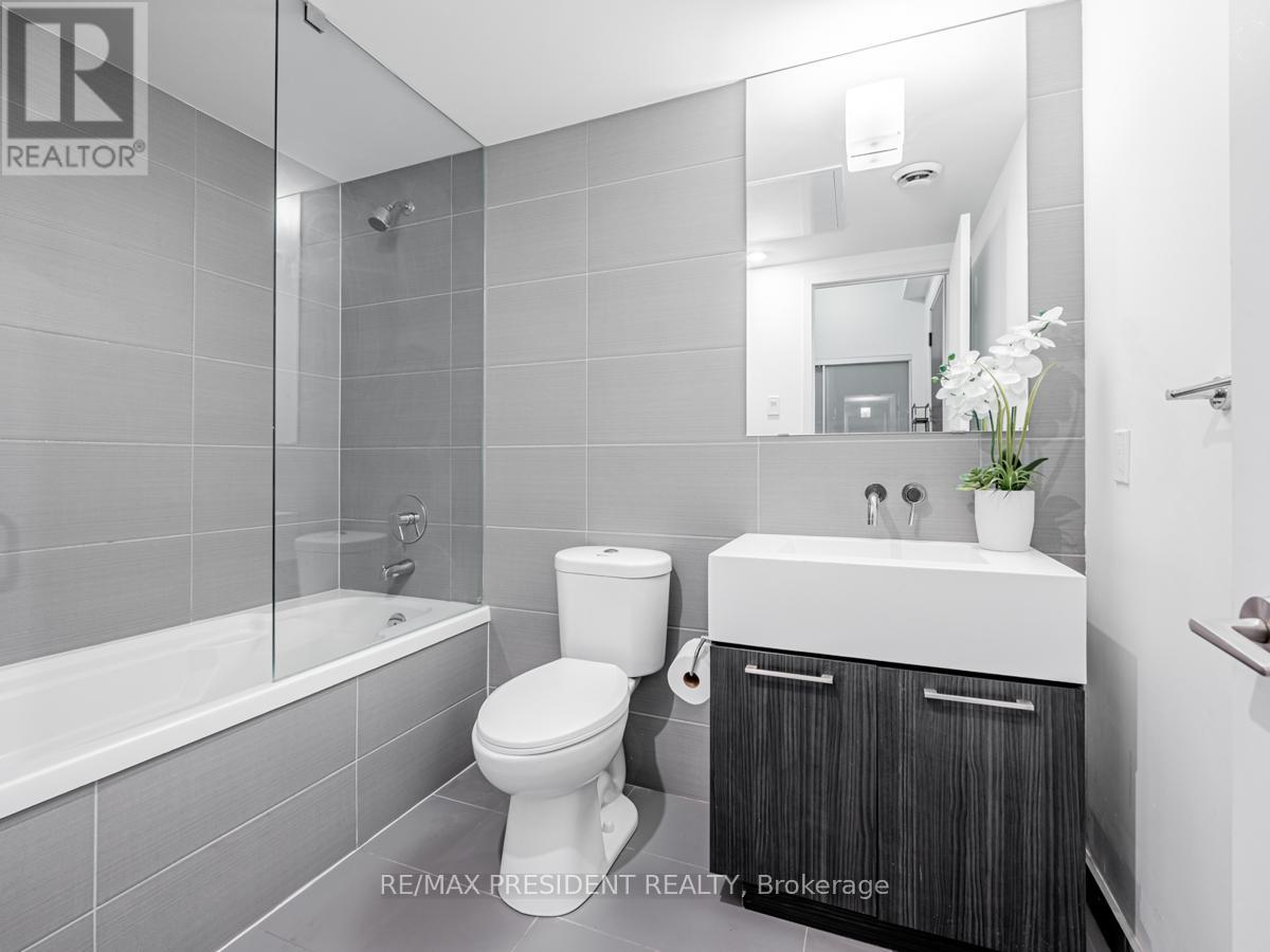 1005 - 560 King Street W, Toronto, Ontario  M5V 0L5 - Photo 10 - C12897616