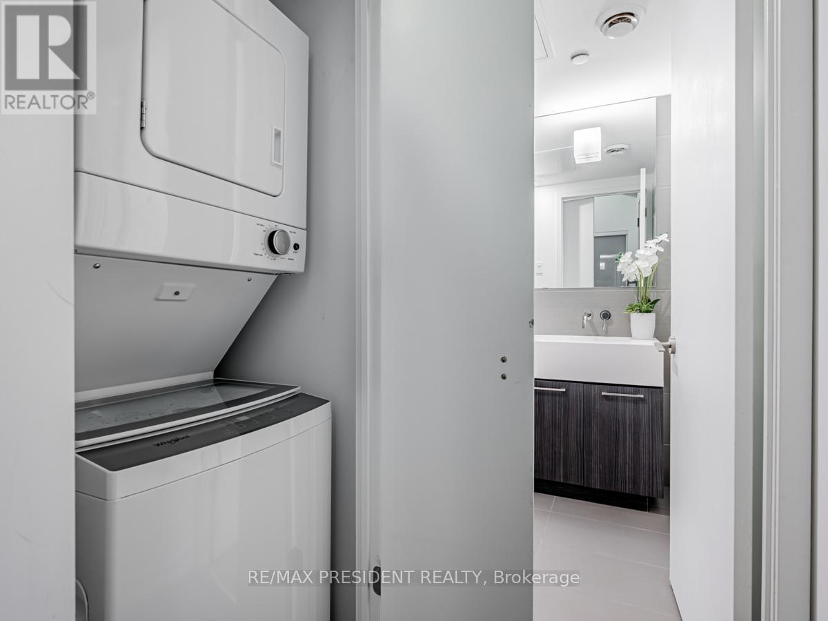 1005 - 560 King Street W, Toronto, Ontario  M5V 0L5 - Photo 9 - C12897616