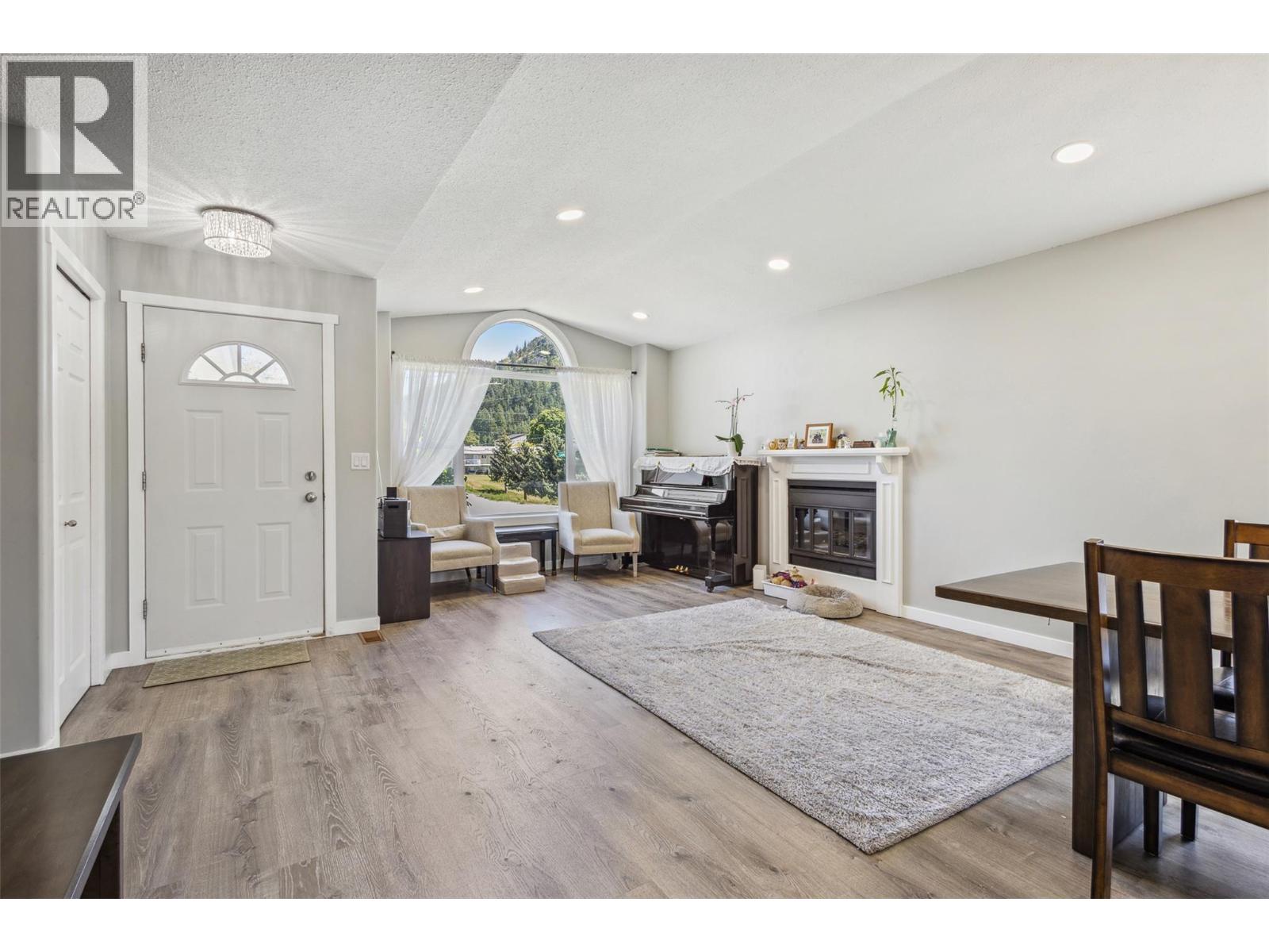 2678 Cameron Road, West Kelowna, British Columbia  V1Z 3K9 - Photo 5 - 10373838