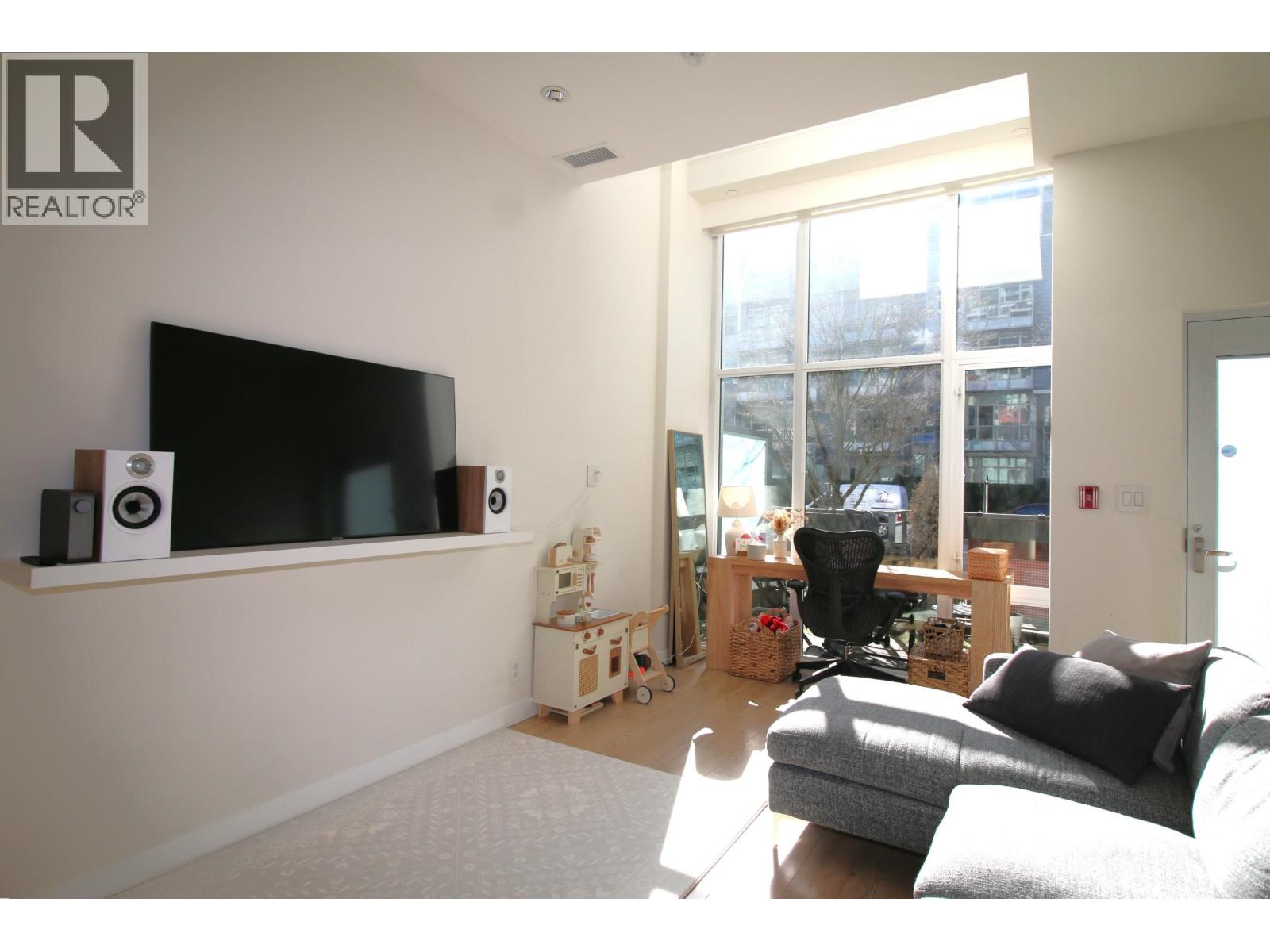 125 E 1st Avenue, Vancouver, British Columbia  V6A 0E8 - Photo 8 - R3101340