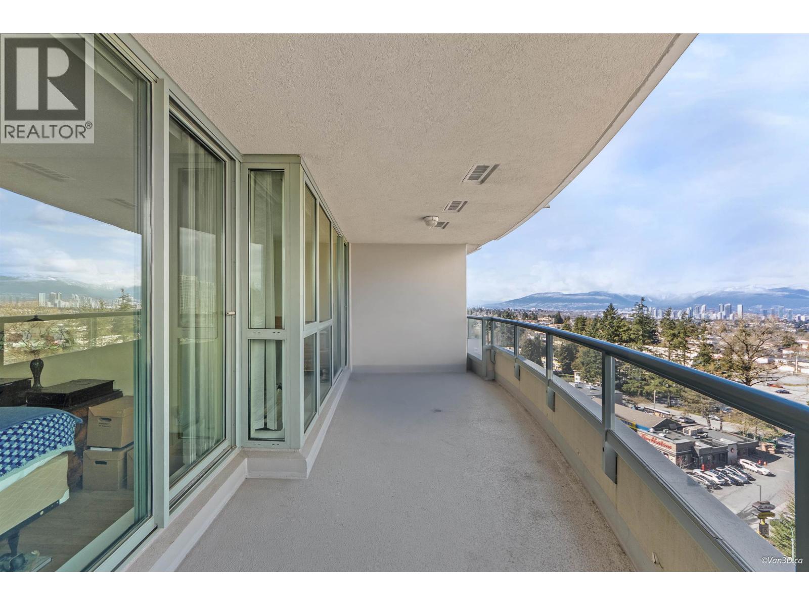 1501 6659 Southoaks Crescent, Burnaby, British Columbia  V5E 4M9 - Photo 3 - R3101358