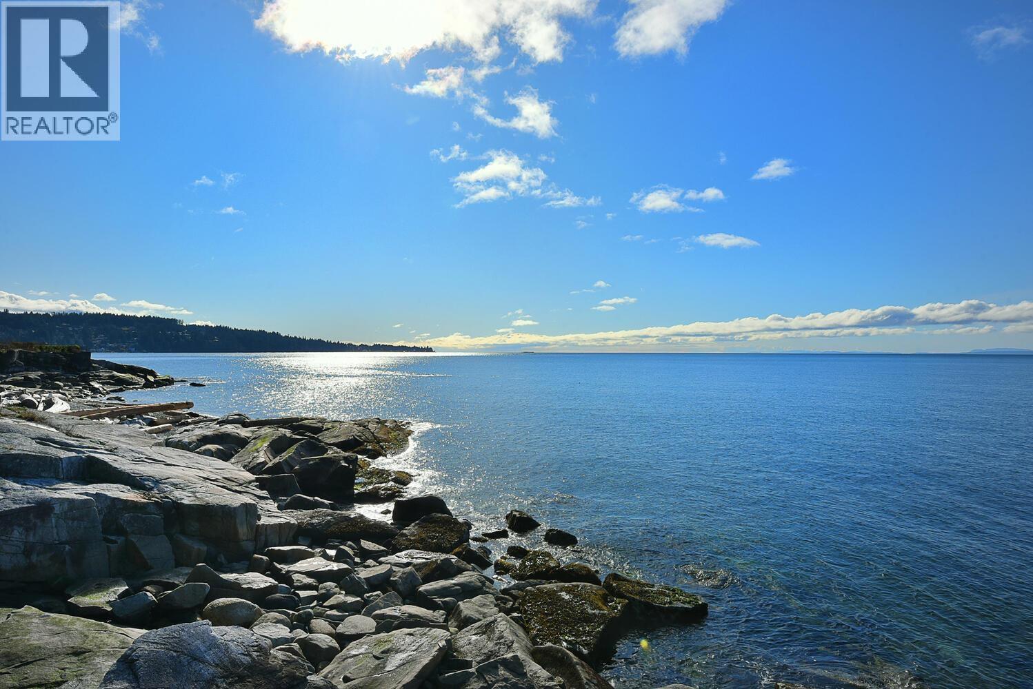 5907 SUNSHINE COAST HIGHWAY, sechelt, British Columbia