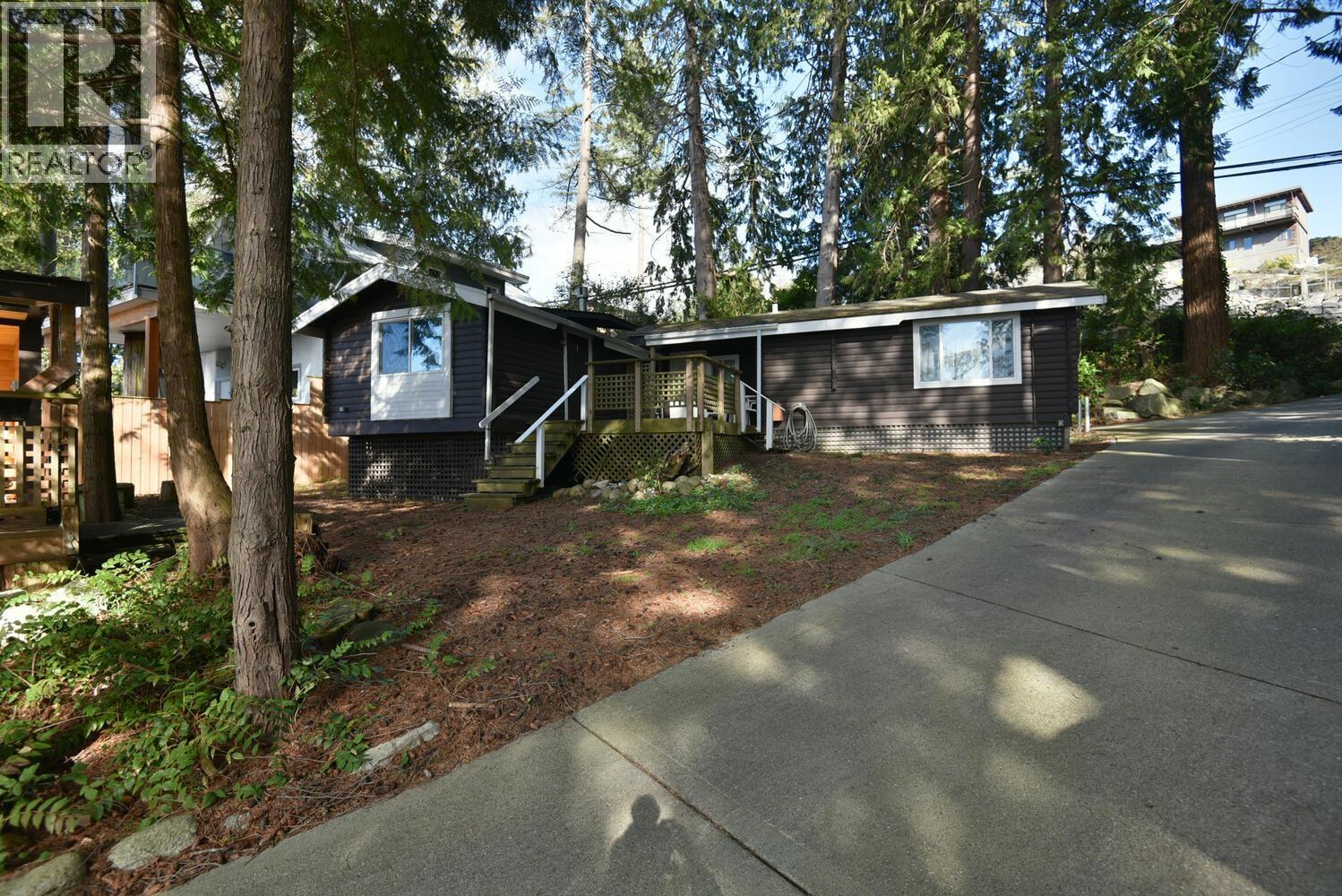 5907 Sunshine Coast Highway, Sechelt, British Columbia  V0N 3A0 - Photo 23 - R3101348