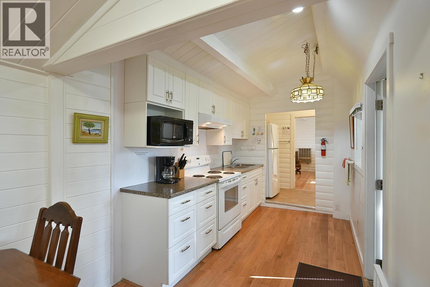 5907 Sunshine Coast Highway, Sechelt, British Columbia  V0N 3A0 - Photo 25 - R3101348