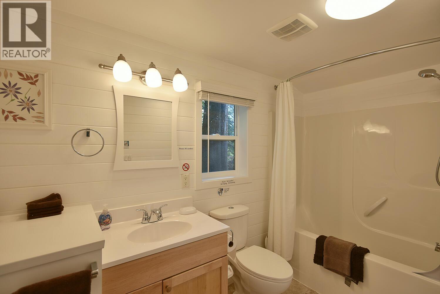 5907 Sunshine Coast Highway, Sechelt, British Columbia  V0N 3A0 - Photo 33 - R3101348