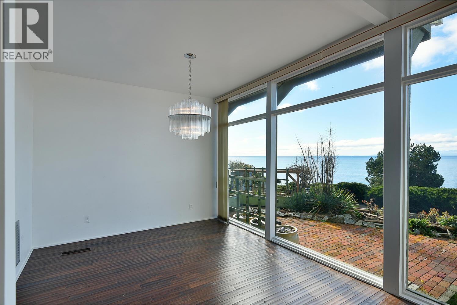 5907 Sunshine Coast Highway, Sechelt, British Columbia  V0N 3A0 - Photo 8 - R3101348