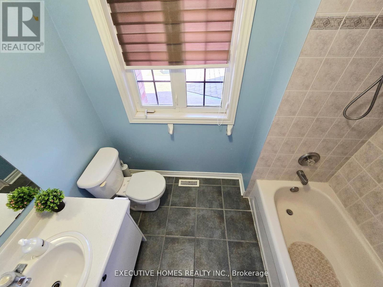 38 Sherwood Court, Barrie (Northwest), Ontario  L4N 9V1 - Photo 17 - S12897594