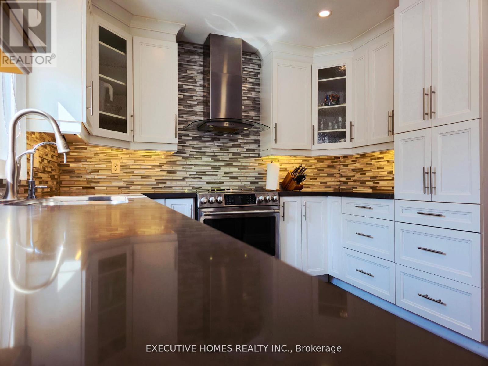 38 Sherwood Court, Barrie (Northwest), Ontario  L4N 9V1 - Photo 6 - S12897594