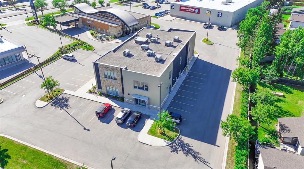3 2536 Main Street, Winnipeg, Manitoba  R2V 4Y4 - Photo 2 - 202604839