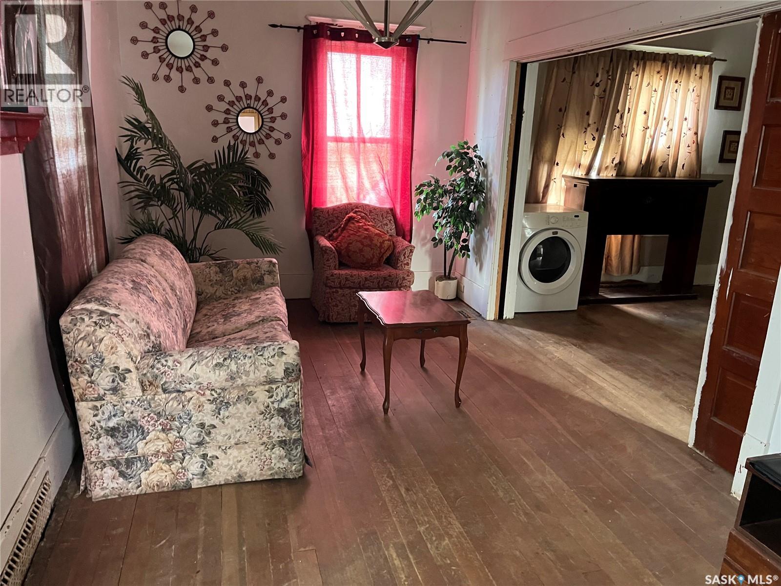 239 4th Avenue W, Gravelbourg, Saskatchewan  S0H 1X0 - Photo 7 - SK016597