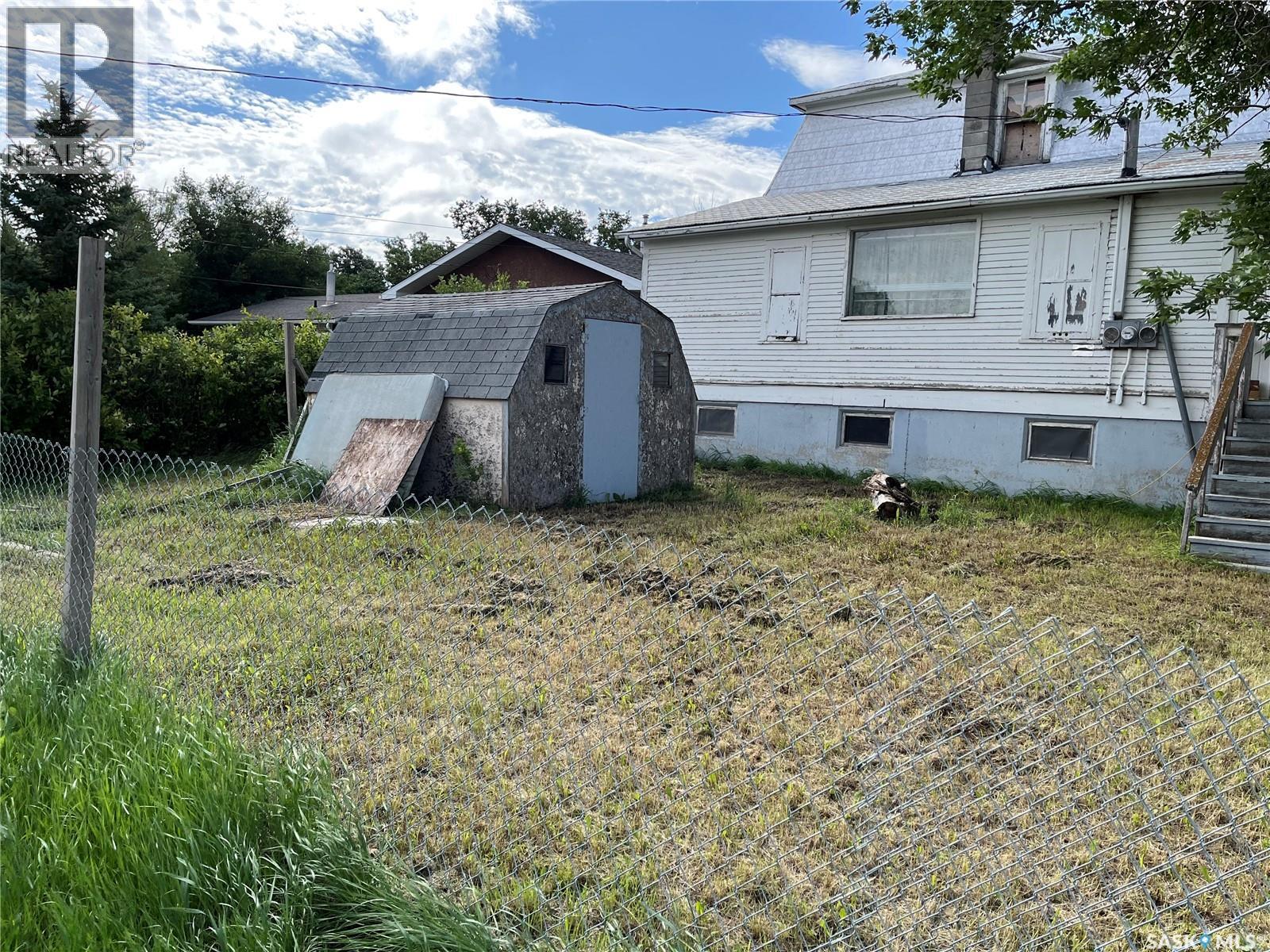 239 4th Avenue W, Gravelbourg, Saskatchewan  S0H 1X0 - Photo 5 - SK016597