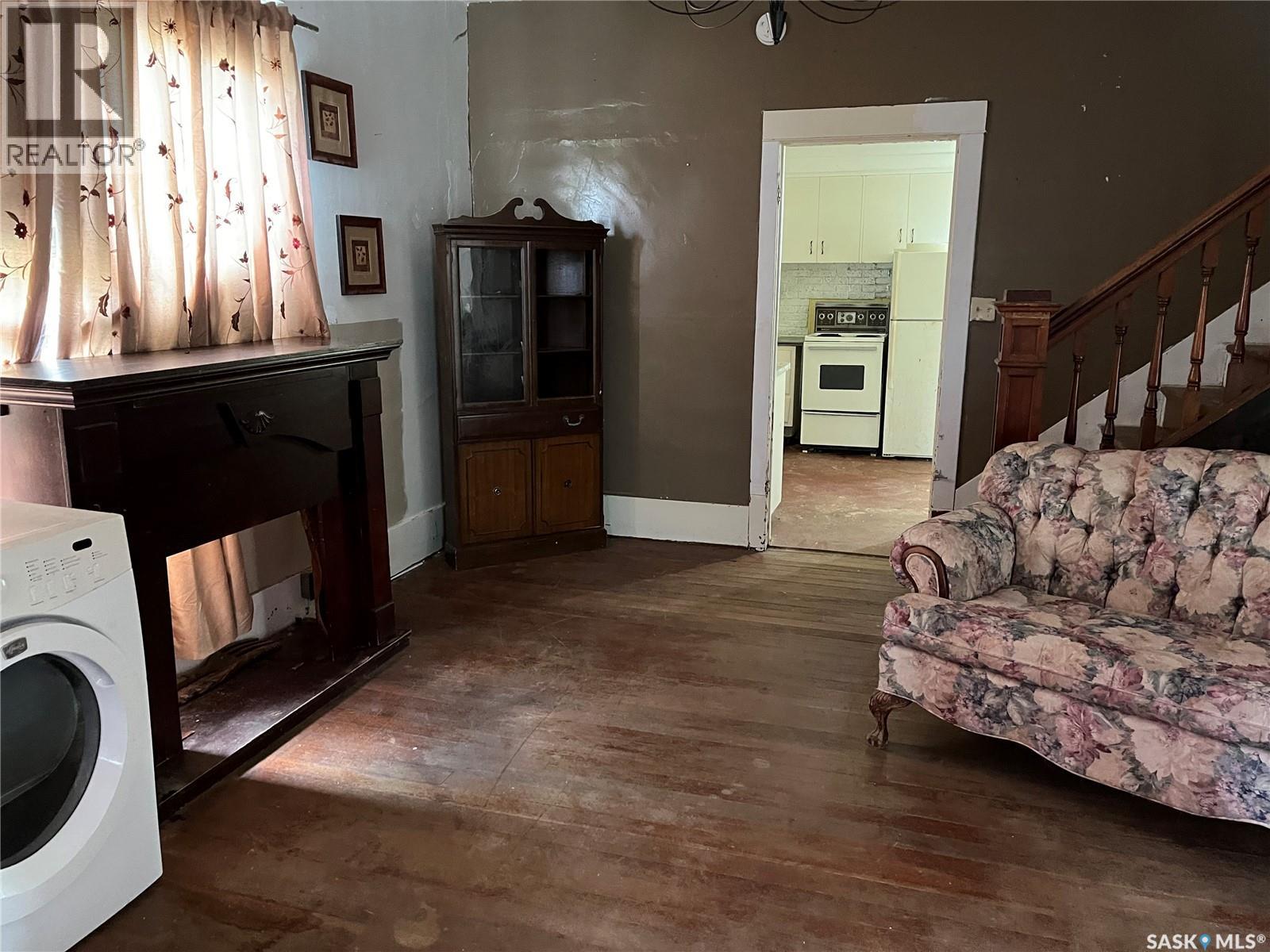 239 4th Avenue W, Gravelbourg, Saskatchewan  S0H 1X0 - Photo 8 - SK016597