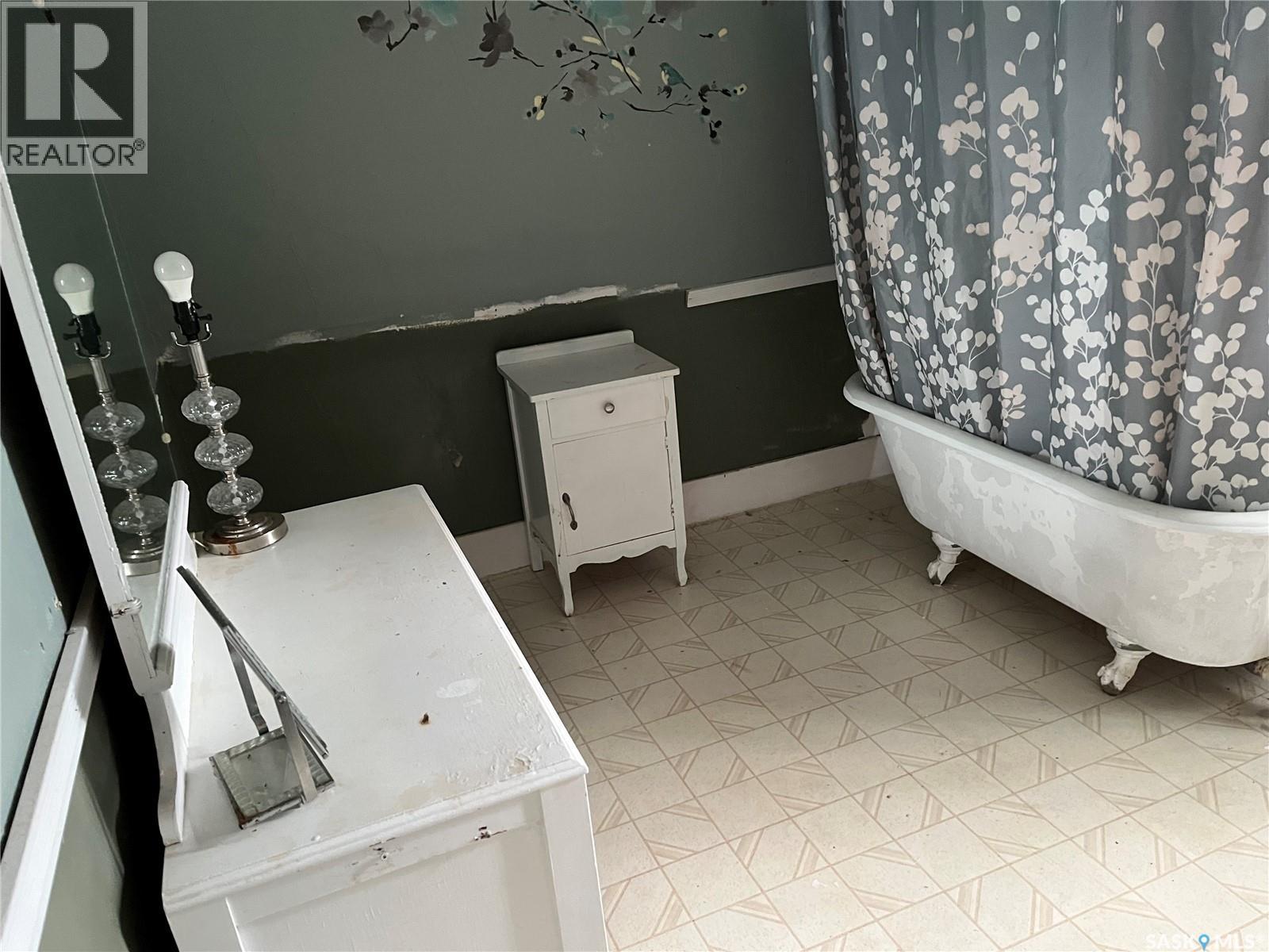 239 4th Avenue W, Gravelbourg, Saskatchewan  S0H 1X0 - Photo 20 - SK016597