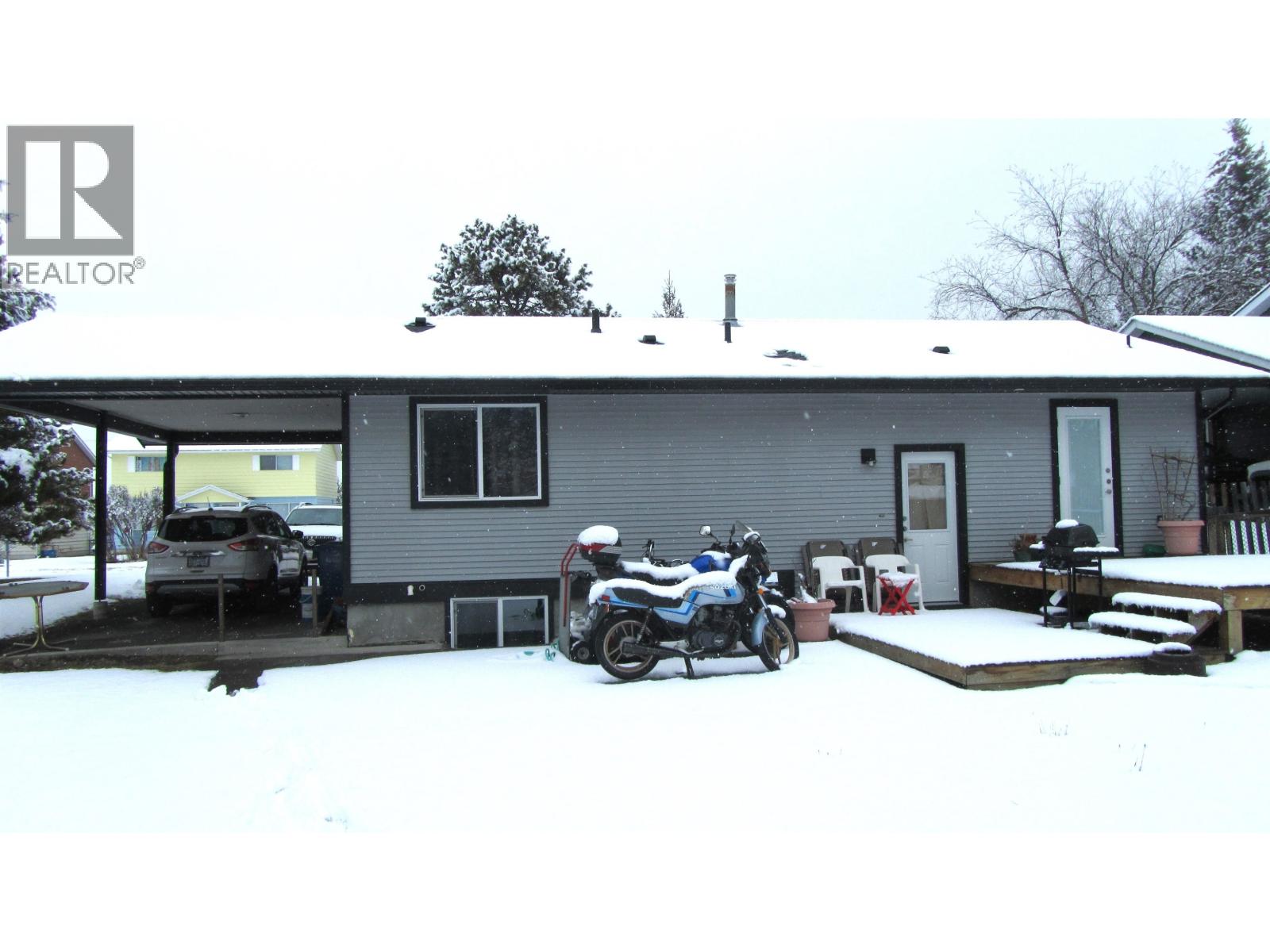 488 Evergreen Crescent, 100 Mile House, British Columbia  V0K 2E0 - Photo 4 - R3094911