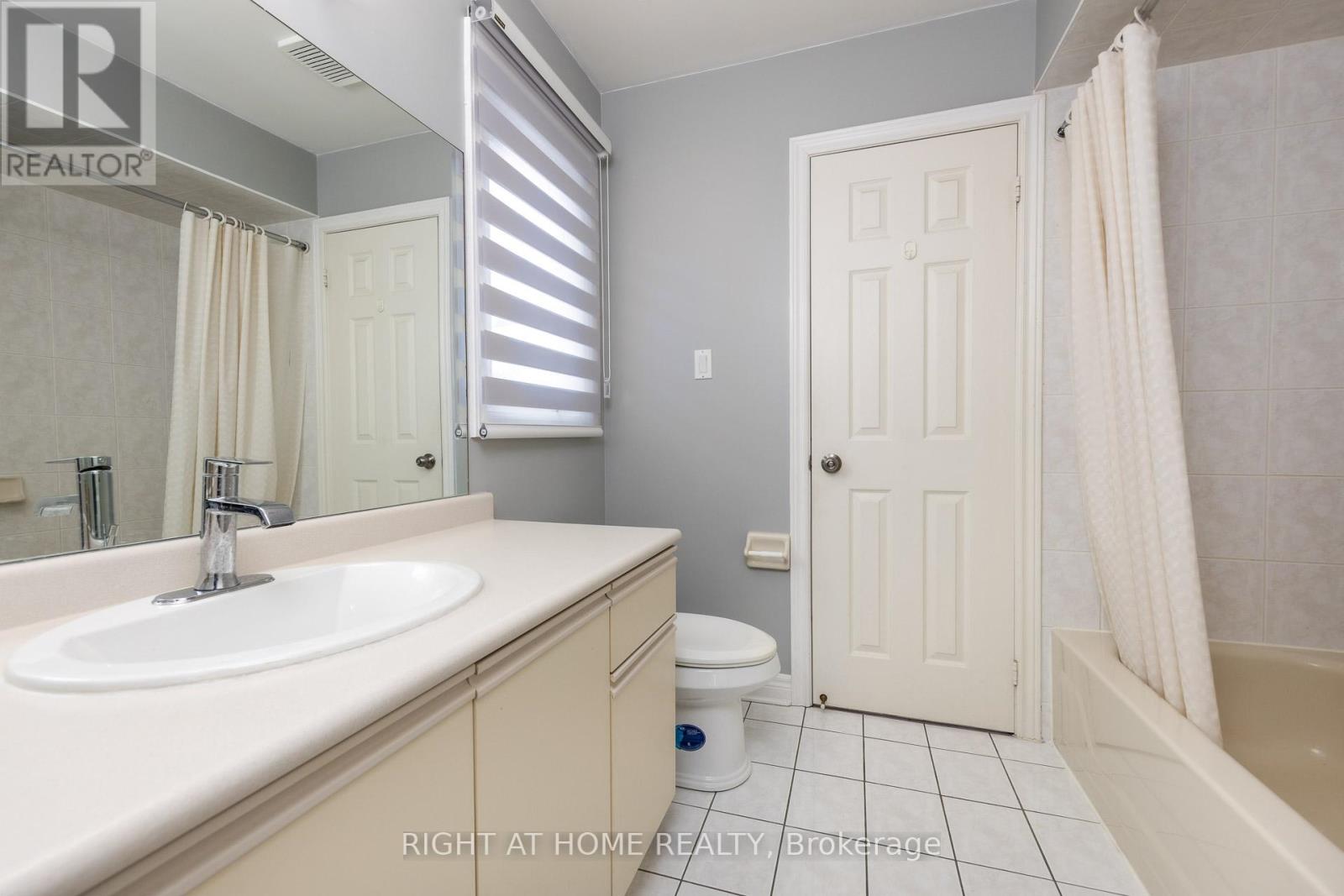 27 Addison Street, Richmond Hill, Ontario  L4C 9N1 - Photo 30 - N12896492