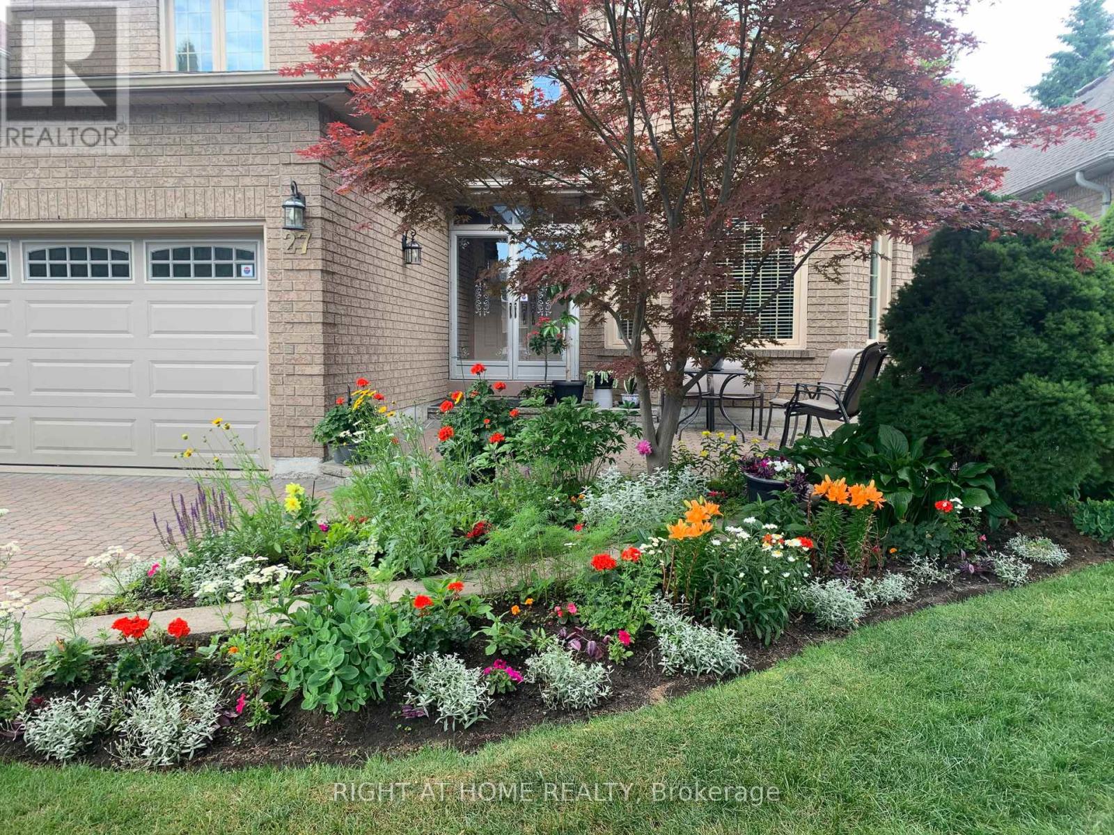 27 Addison Street, Richmond Hill, Ontario  L4C 9N1 - Photo 2 - N12896492