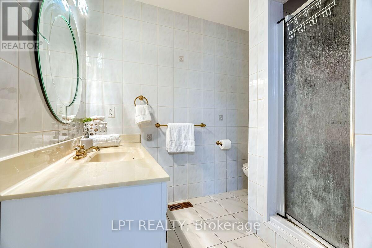 16 Vogue Court, Hamilton, Ontario  L8E 4T3 - Photo 19 - X12897606