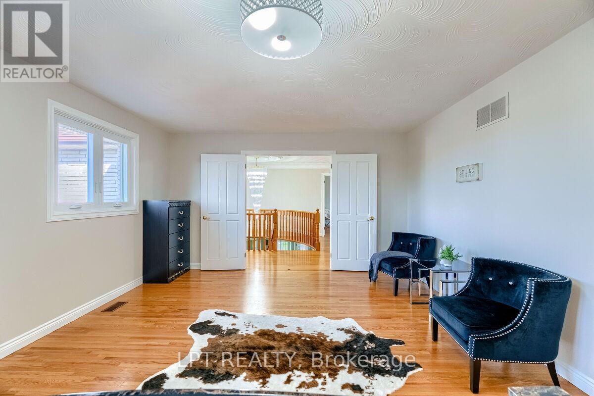 16 Vogue Court, Hamilton, Ontario  L8E 4T3 - Photo 25 - X12897606