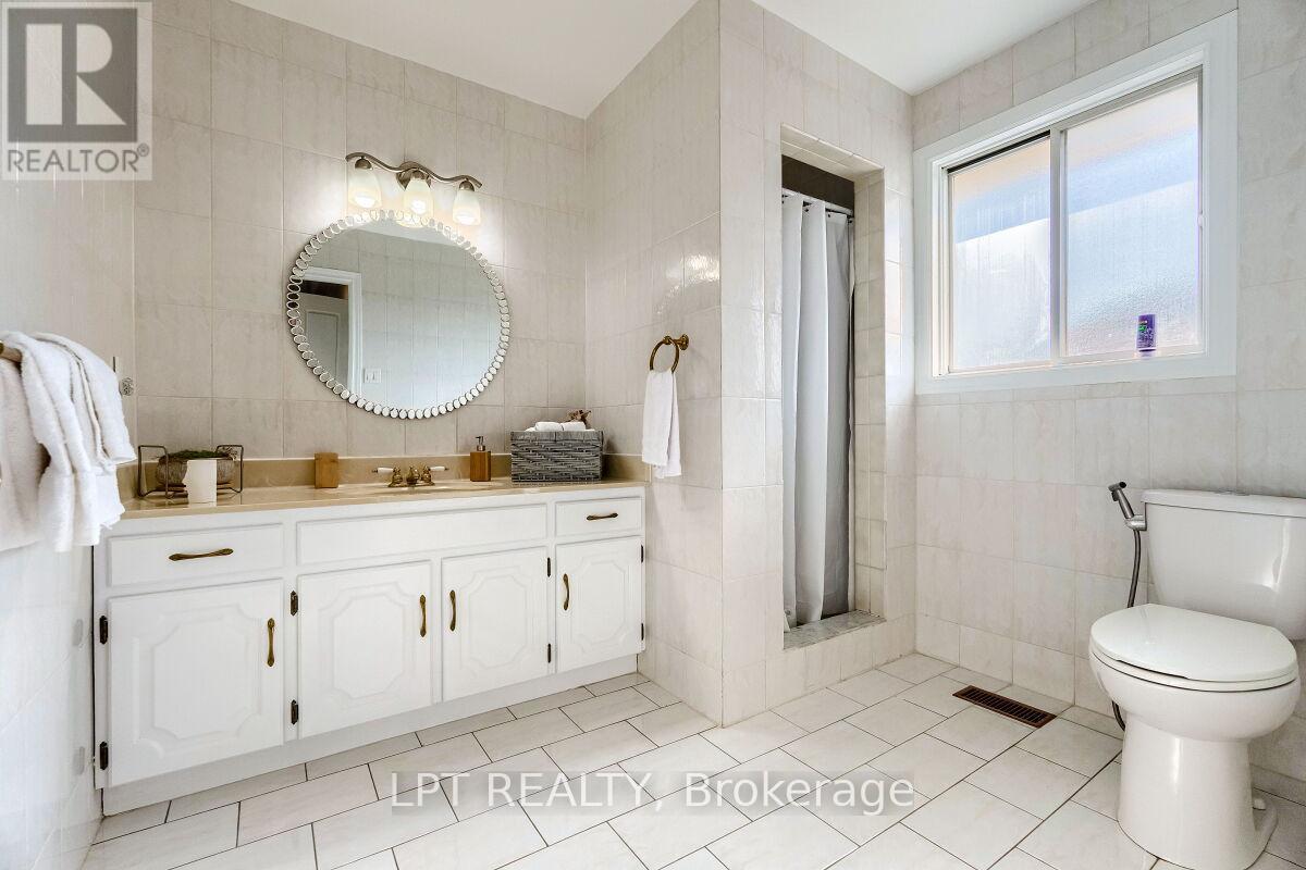 16 Vogue Court, Hamilton, Ontario  L8E 4T3 - Photo 28 - X12897606