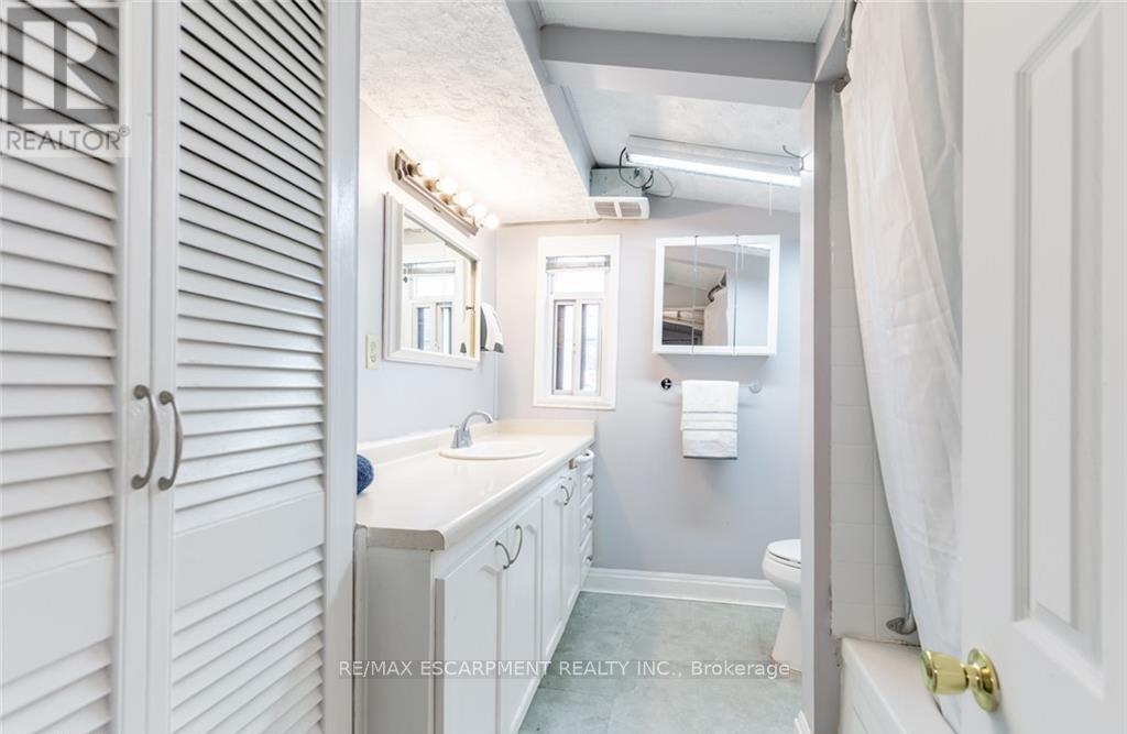 355 Jones Road, Hamilton, Ontario  L8E 5N2 - Photo 12 - X12897618