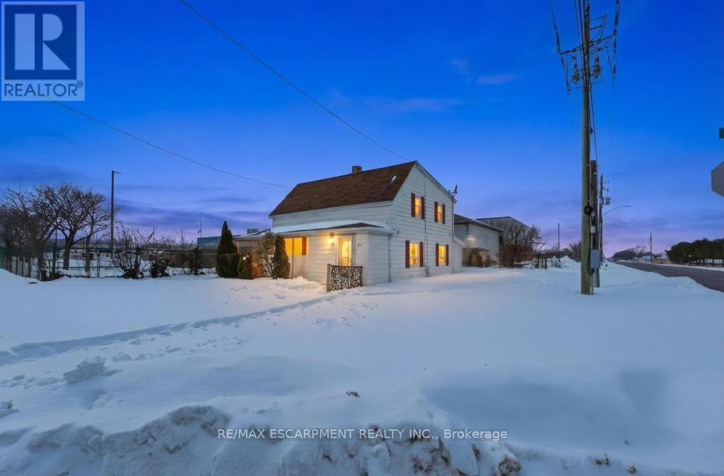 355 Jones Road, Hamilton, Ontario  L8E 5N2 - Photo 5 - X12897618