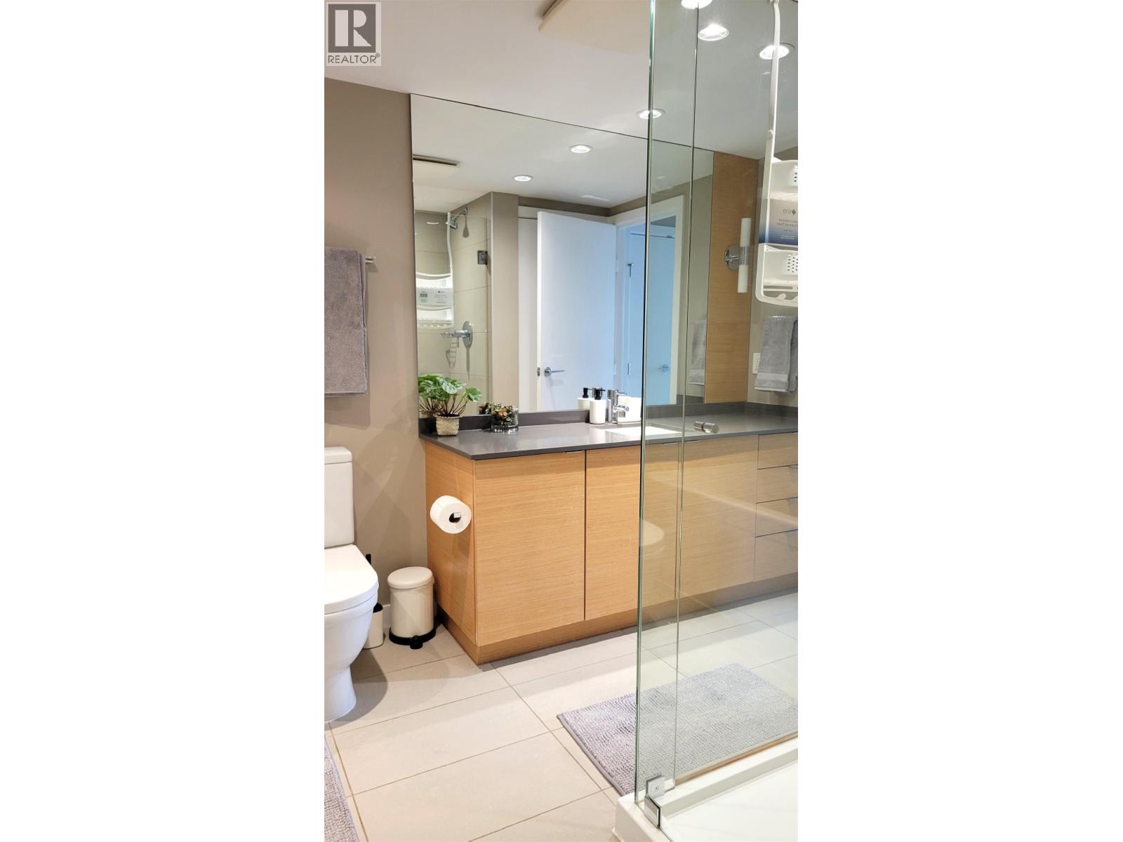 419 135 E 17th Street, North Vancouver, British Columbia  V7L 0C4 - Photo 17 - R3098113