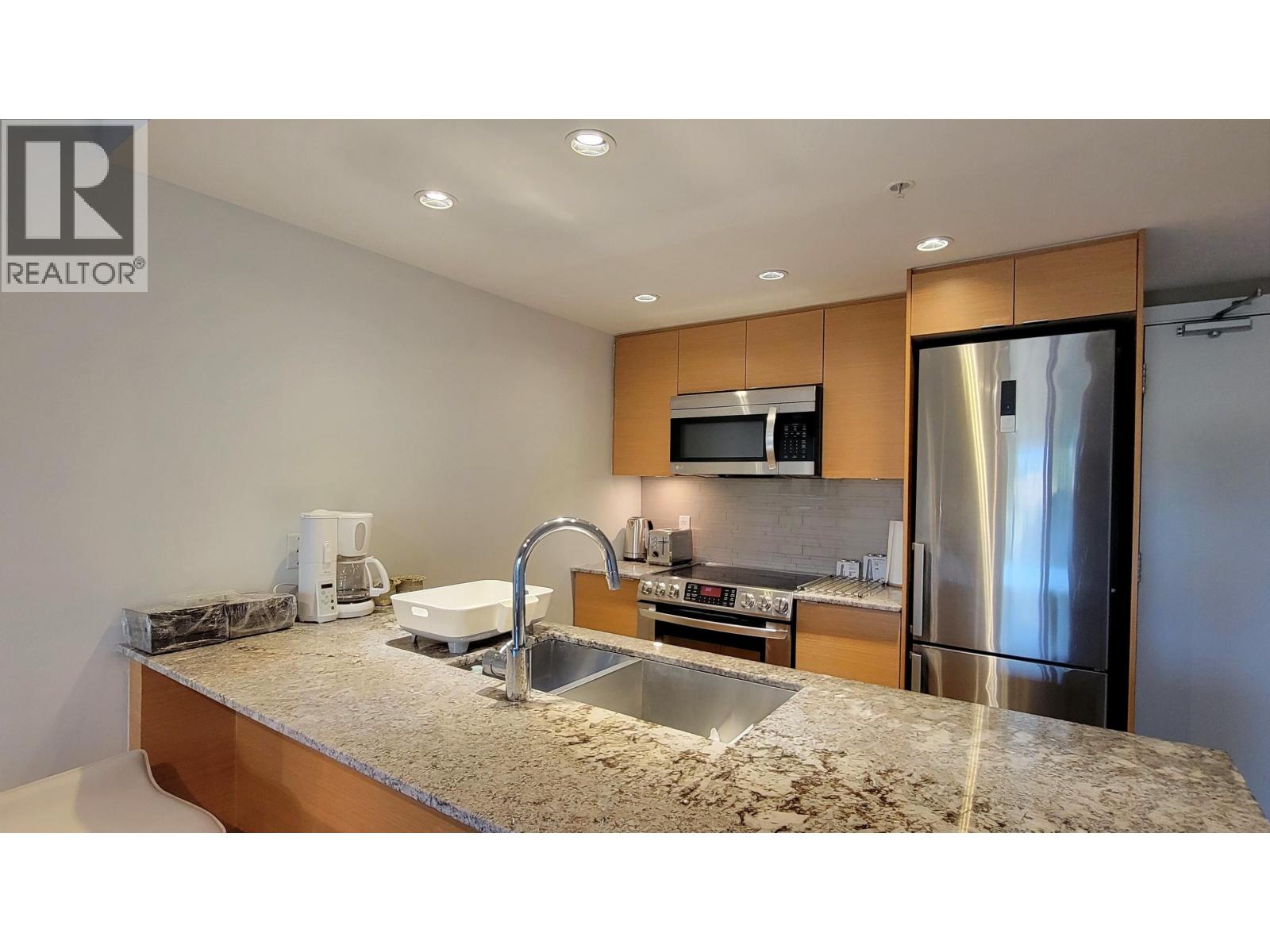 419 135 E 17th Street, North Vancouver, British Columbia  V7L 0C4 - Photo 8 - R3098113