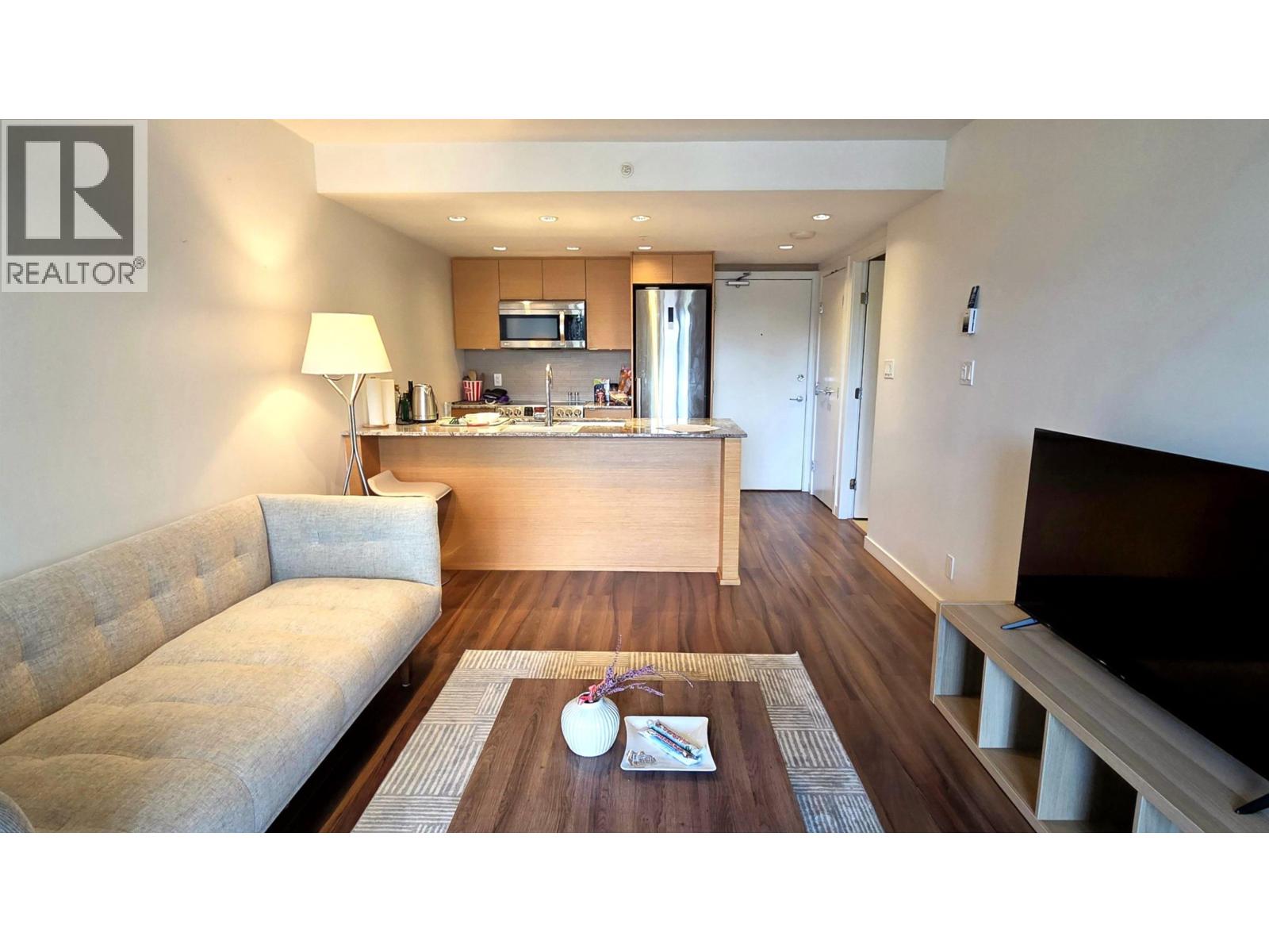 419 135 E 17th Street, North Vancouver, British Columbia  V7L 0C4 - Photo 3 - R3098113