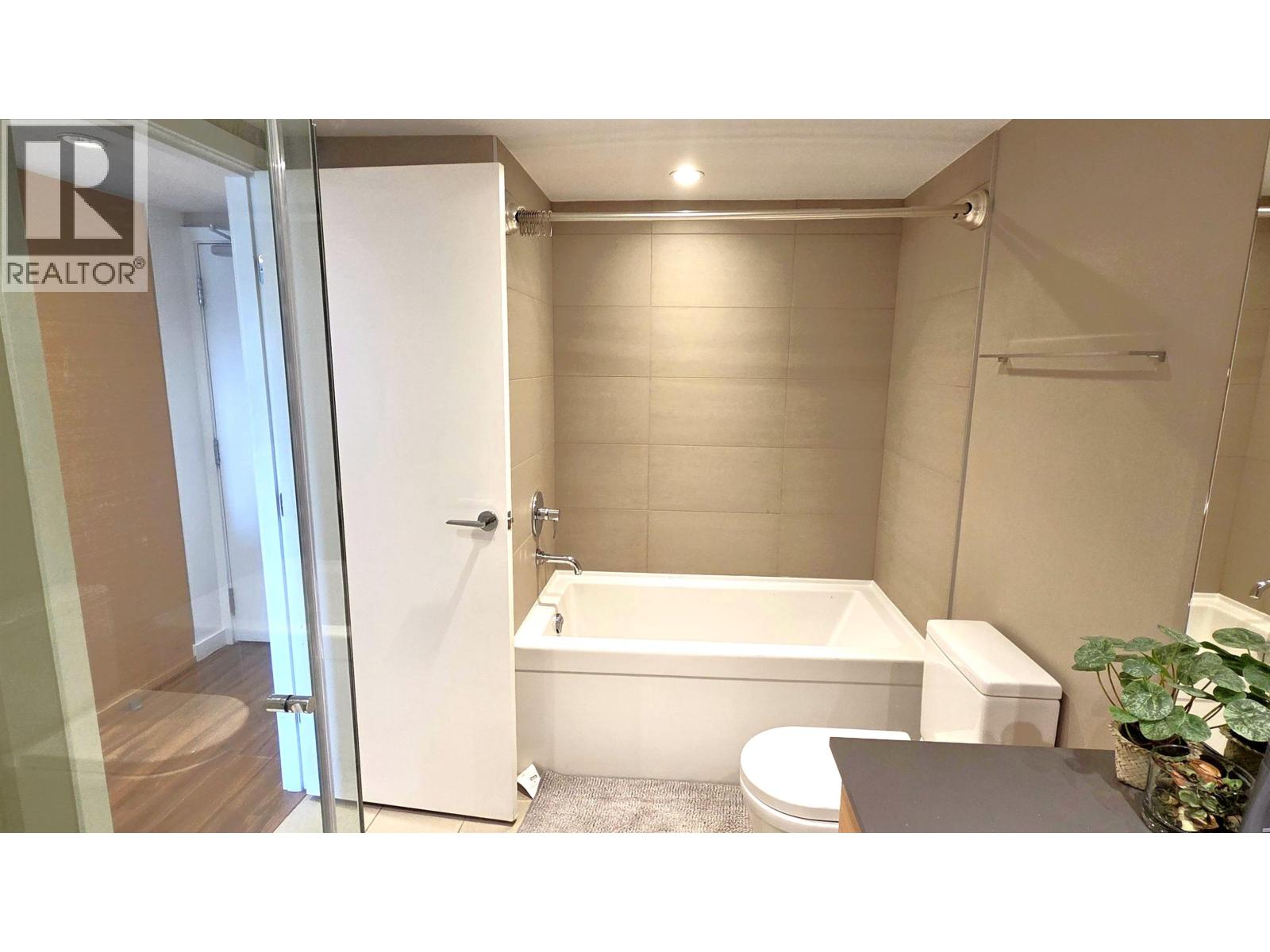 419 135 E 17th Street, North Vancouver, British Columbia  V7L 0C4 - Photo 14 - R3098113