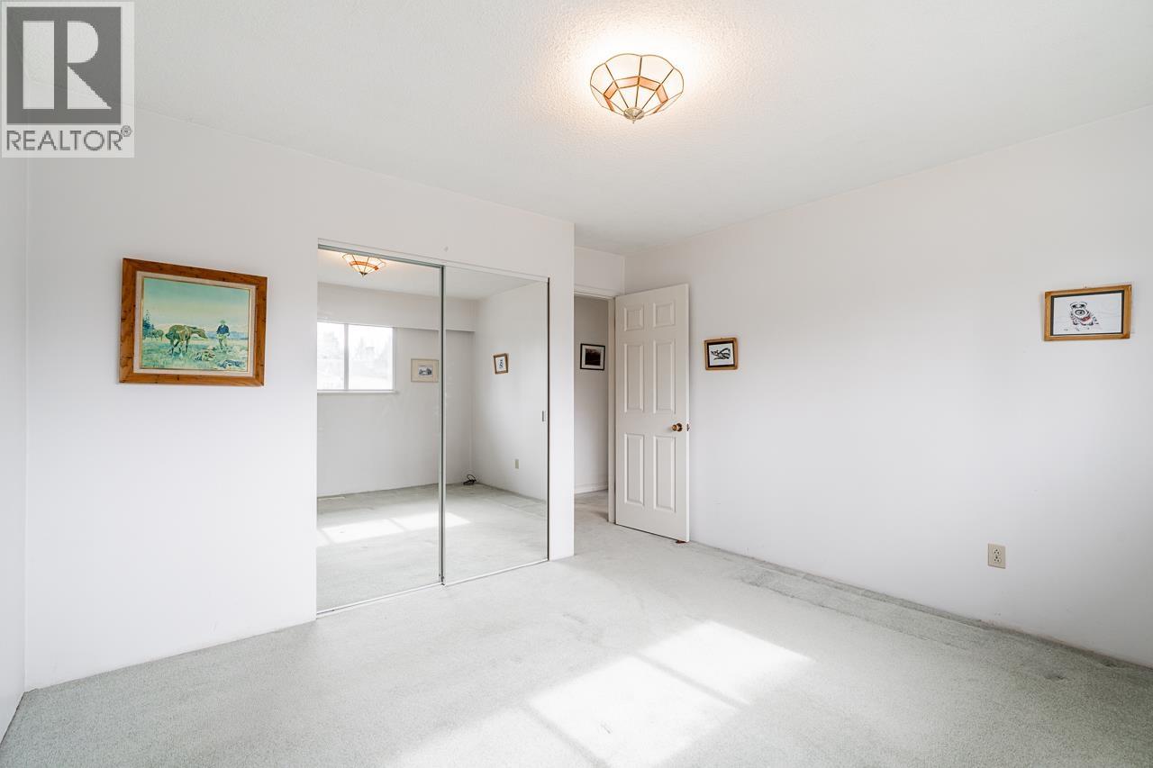 22967 Storey Avenue, Maple Ridge, British Columbia  V2X 3V9 - Photo 11 - R3101208