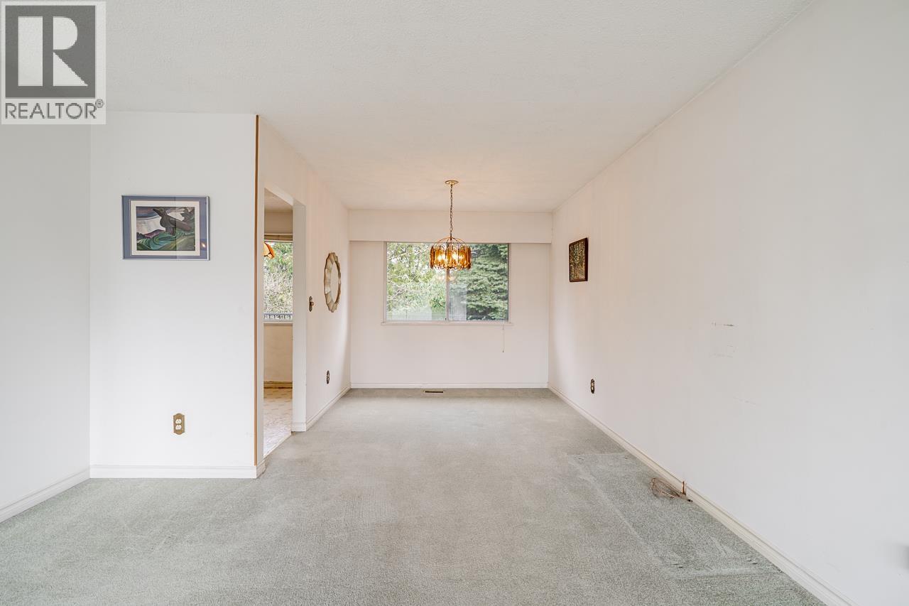 22967 Storey Avenue, Maple Ridge, British Columbia  V2X 3V9 - Photo 6 - R3101208