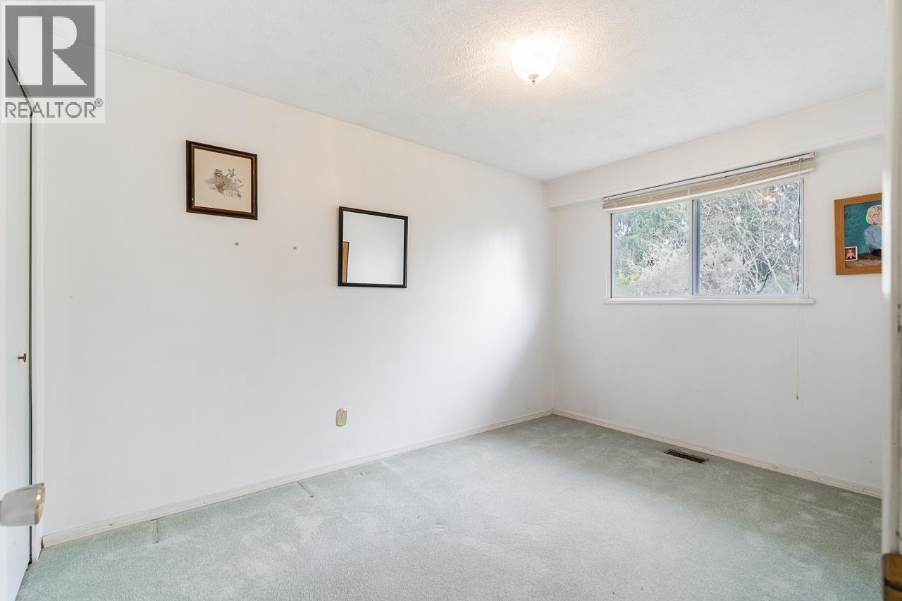 22967 Storey Avenue, Maple Ridge, British Columbia  V2X 3V9 - Photo 12 - R3101208