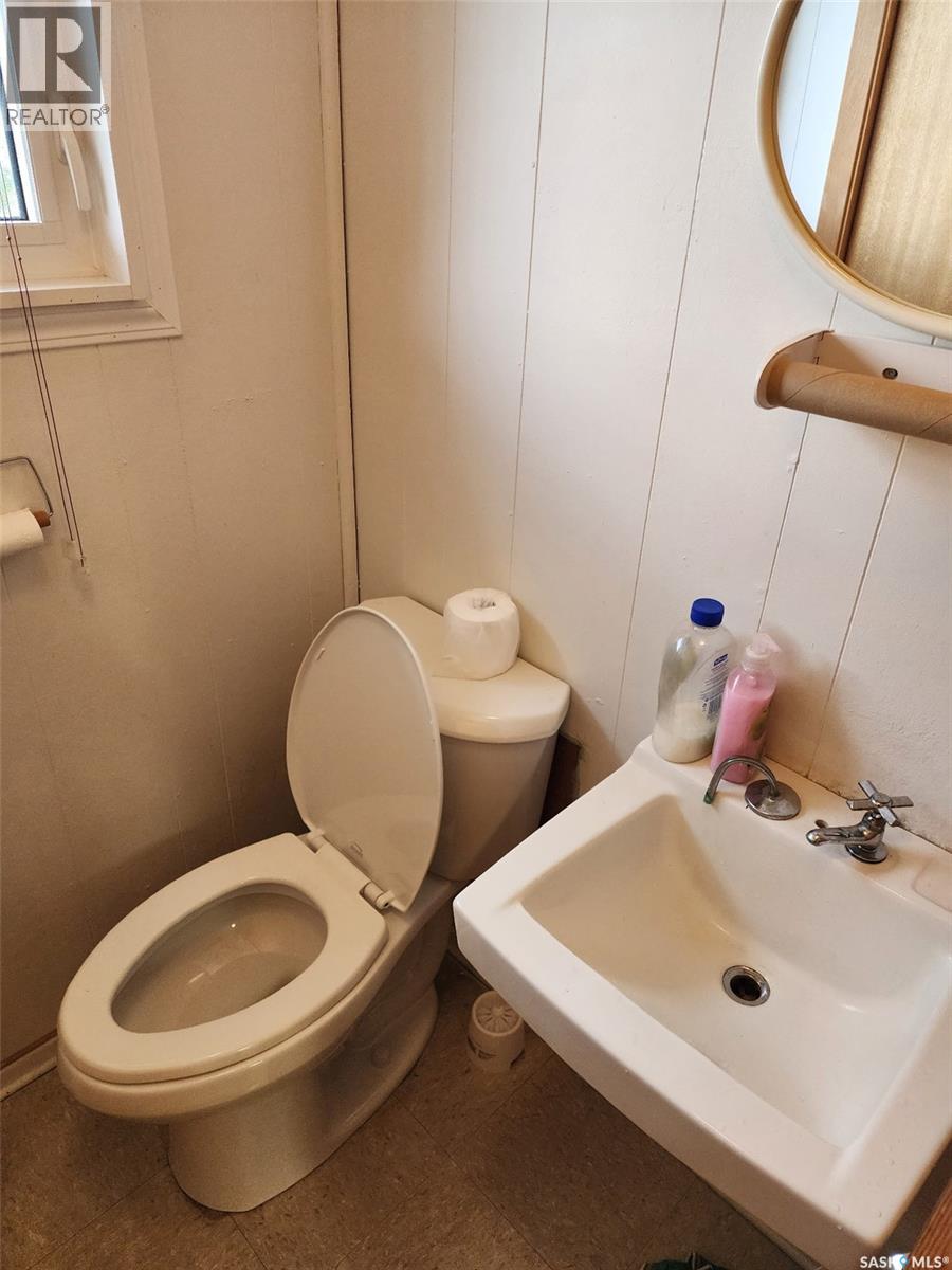 38 Railway Avenue, Redvers, Saskatchewan  S0C 2H0 - Photo 20 - SK030800