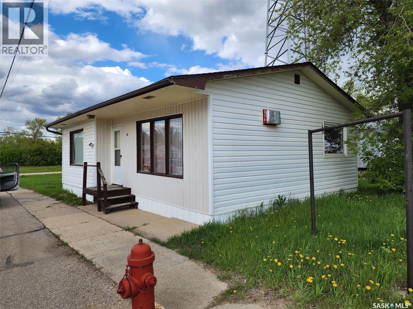 38 Railway Avenue, Redvers, Saskatchewan  S0C 2H0 - Photo 5 - SK030800