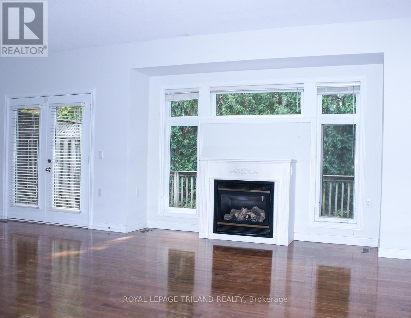 10 - 1574 Richmond Street, London North, Ontario  N6G 5H7 - Photo 2 - X12897638