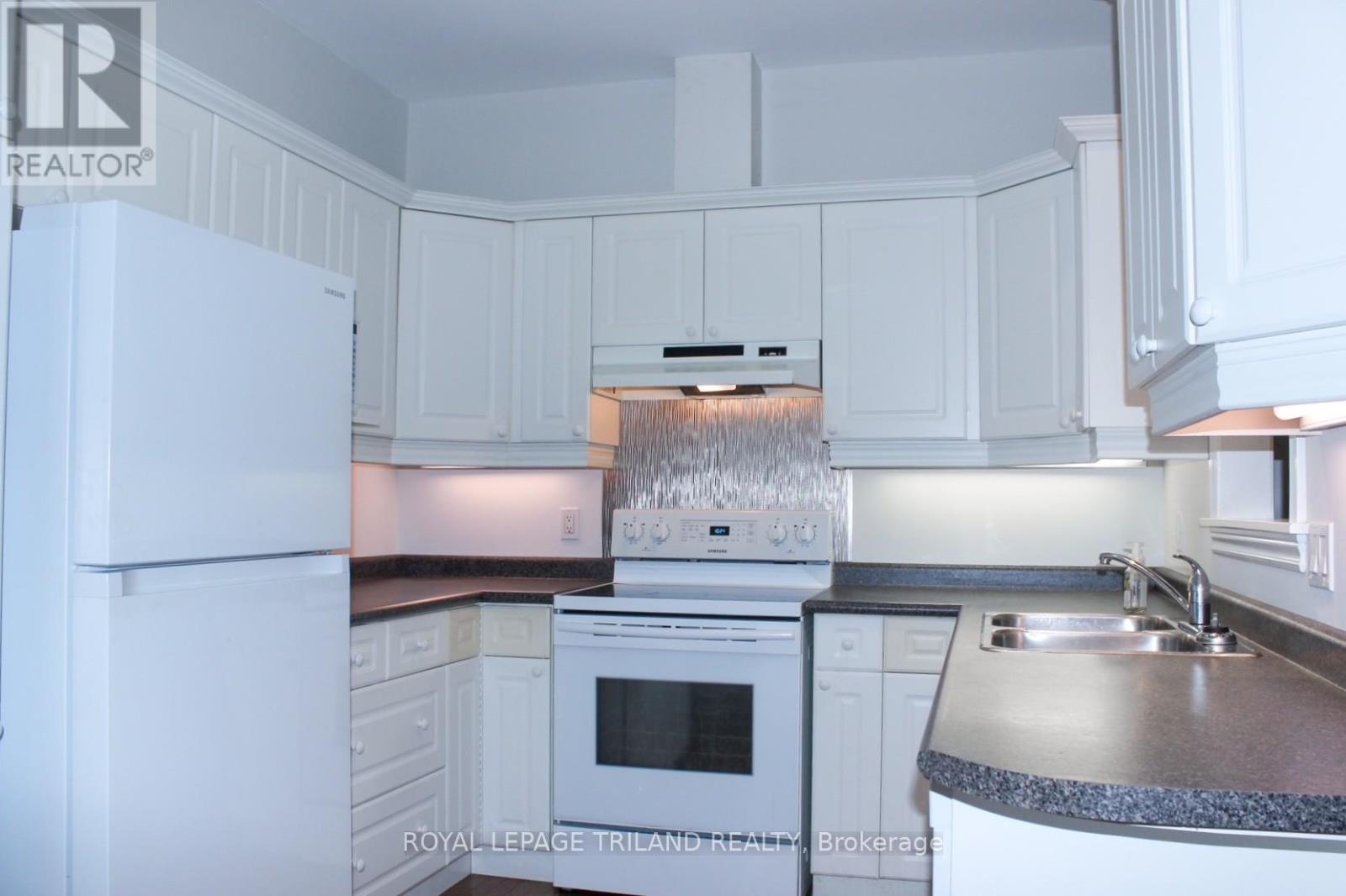 10 - 1574 Richmond Street, London North, Ontario  N6G 5H7 - Photo 3 - X12897638