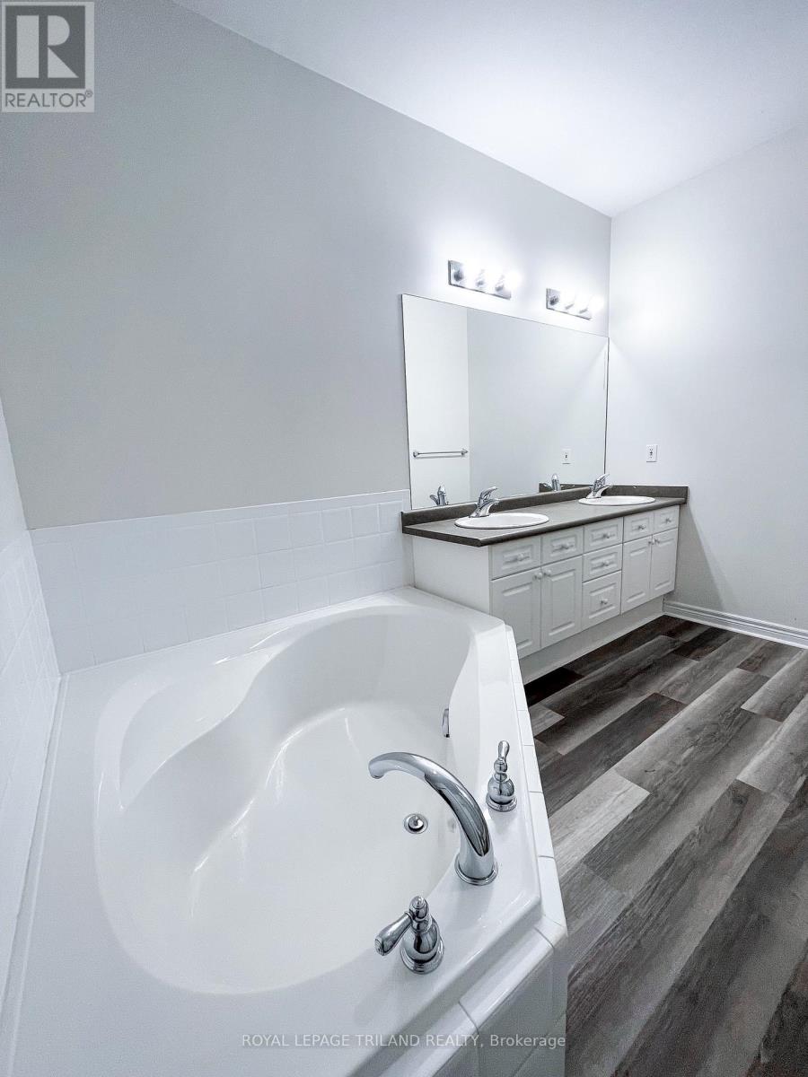 10 - 1574 Richmond Street, London North, Ontario  N6G 5H7 - Photo 8 - X12897638