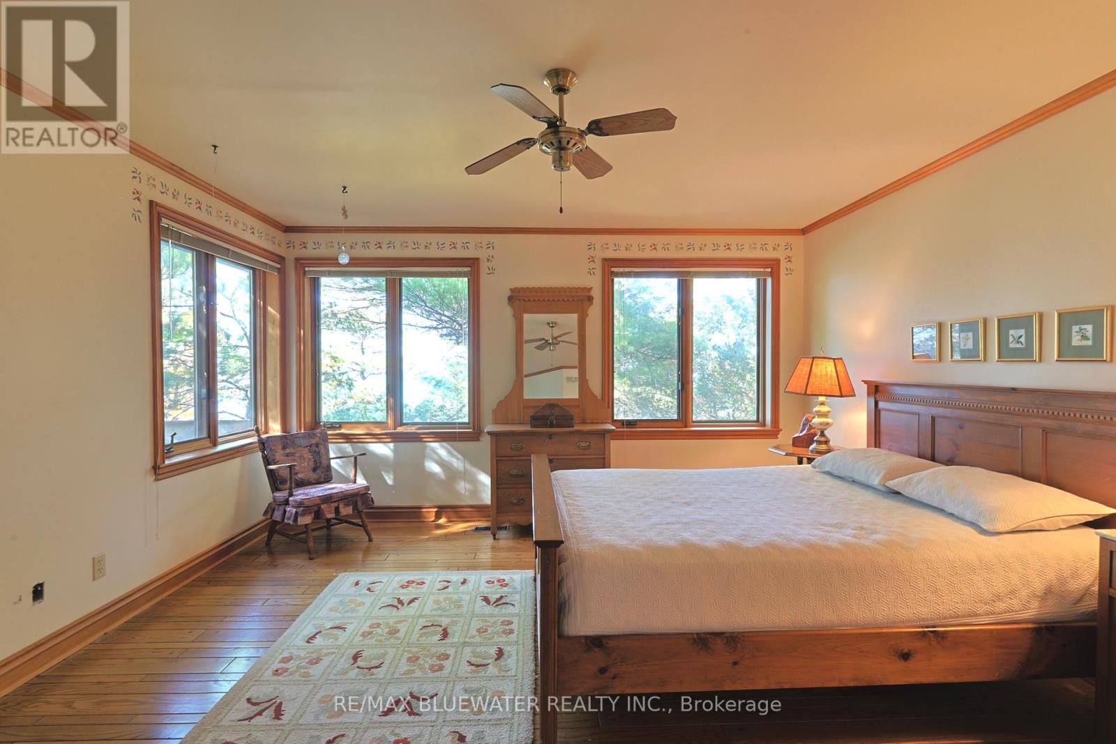 9864 Huron Place, Lambton Shores, Ontario  N0M 1T0 - Photo 30 - X12897648