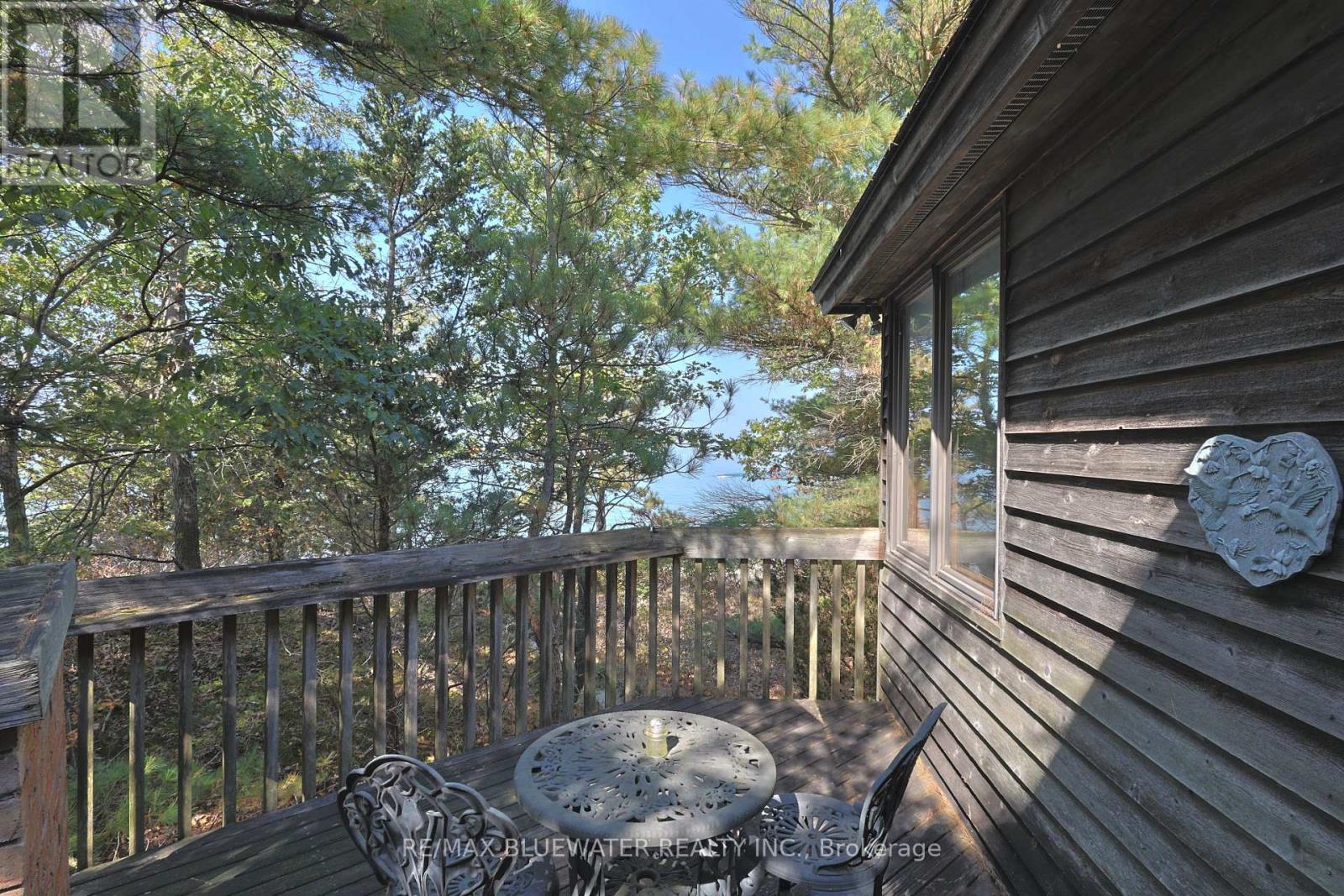 9864 Huron Place, Lambton Shores, Ontario  N0M 1T0 - Photo 32 - X12897648