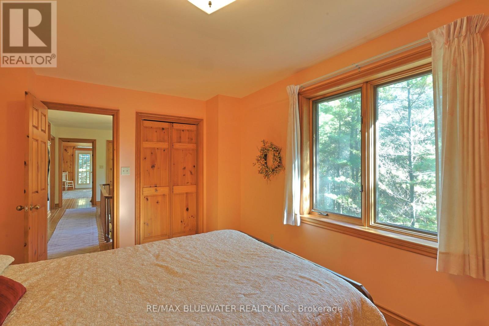 9864 Huron Place, Lambton Shores, Ontario  N0M 1T0 - Photo 33 - X12897648