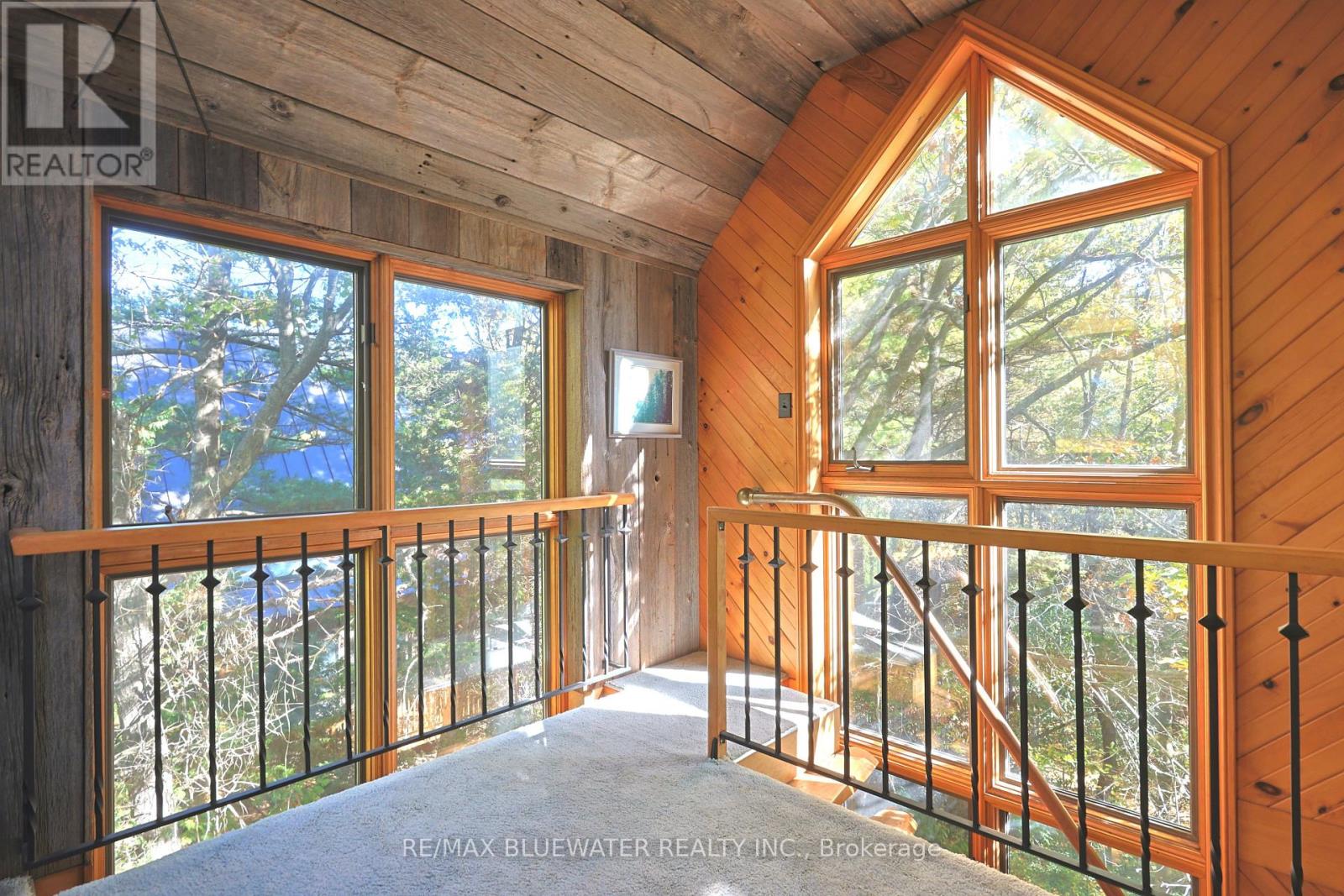 9864 Huron Place, Lambton Shores, Ontario  N0M 1T0 - Photo 42 - X12897648