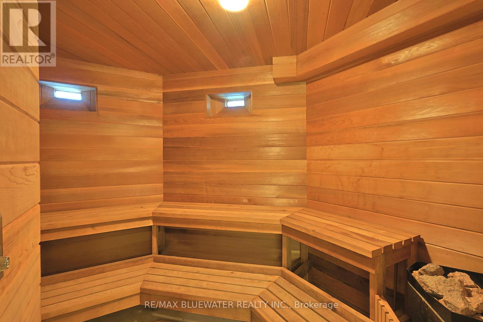 9864 Huron Place, Lambton Shores, Ontario  N0M 1T0 - Photo 45 - X12897648