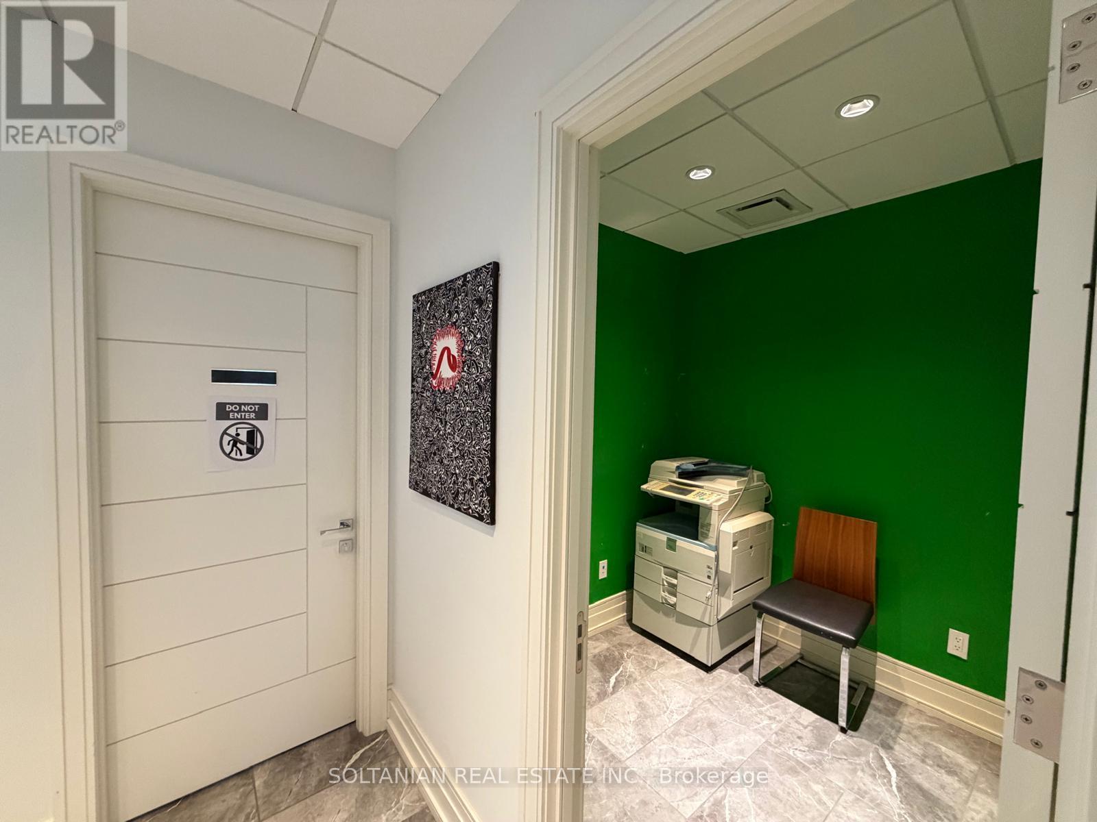 300 - 175 Willowdale Avenue, Toronto, Ontario  M2N 4Y9 - Photo 7 - C12897636