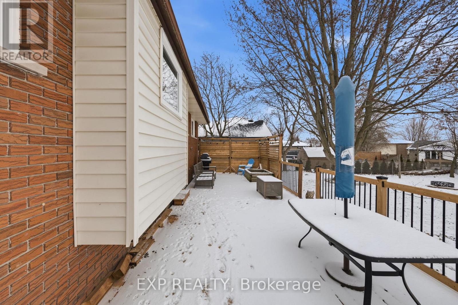 597 Gold Street, Warwick, Ontario  N0M 2S0 - Photo 46 - X12864380