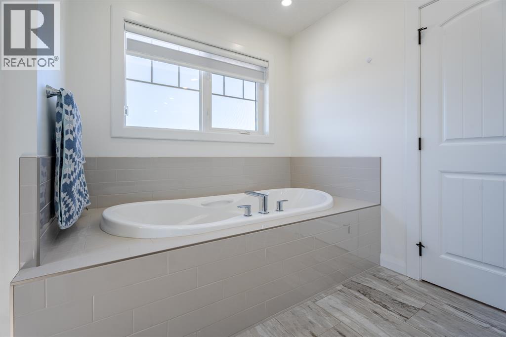 248 Sandpiper Boulevard, Chestermere, Alberta  T1X 0Y5 - Photo 18 - A2271733