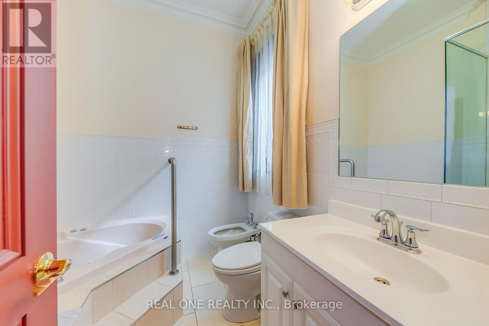 3480 Joan Drive, Mississauga, Ontario  L5B 1T5 - Photo 16 - W12894644