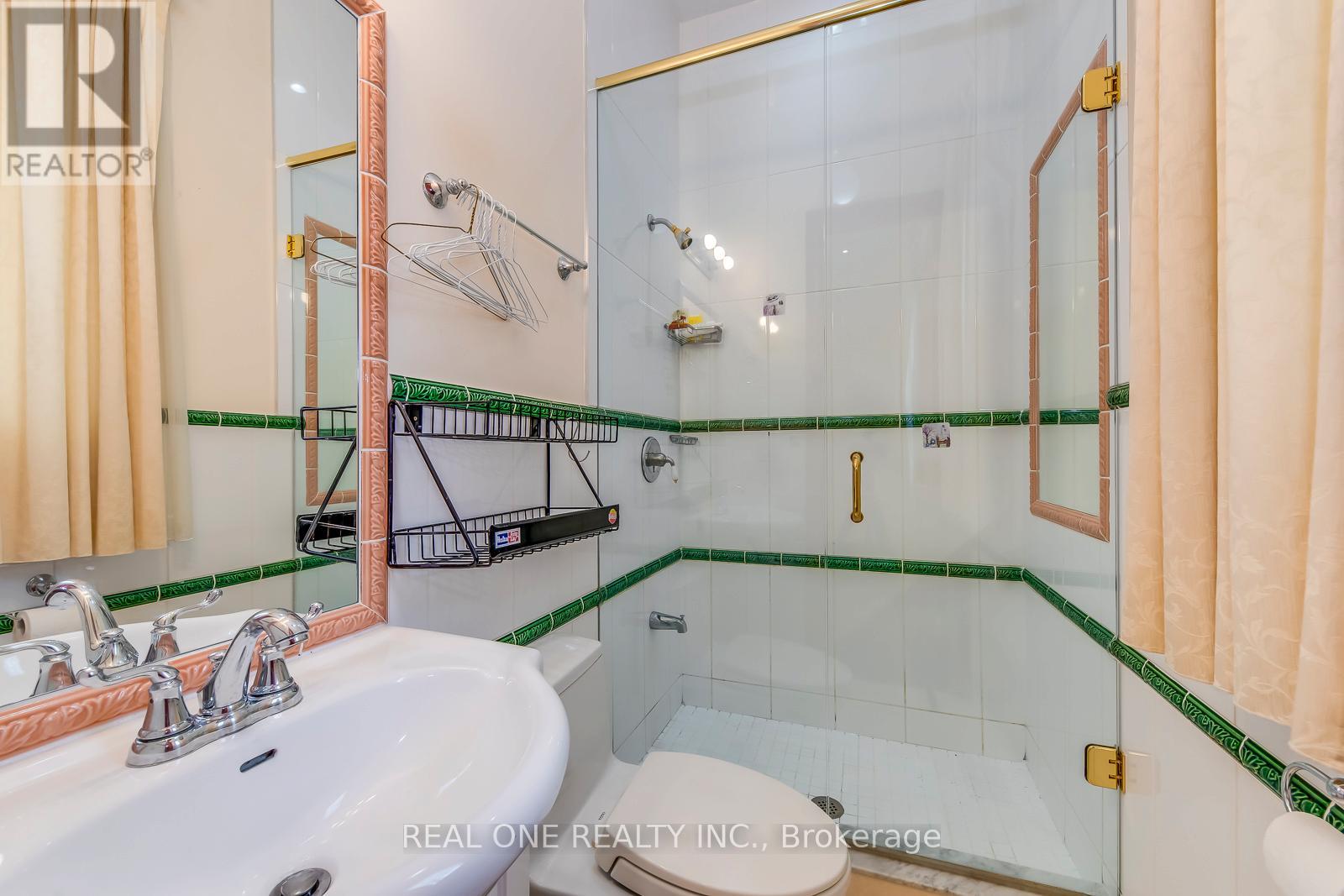 3480 Joan Drive, Mississauga, Ontario  L5B 1T5 - Photo 19 - W12894644