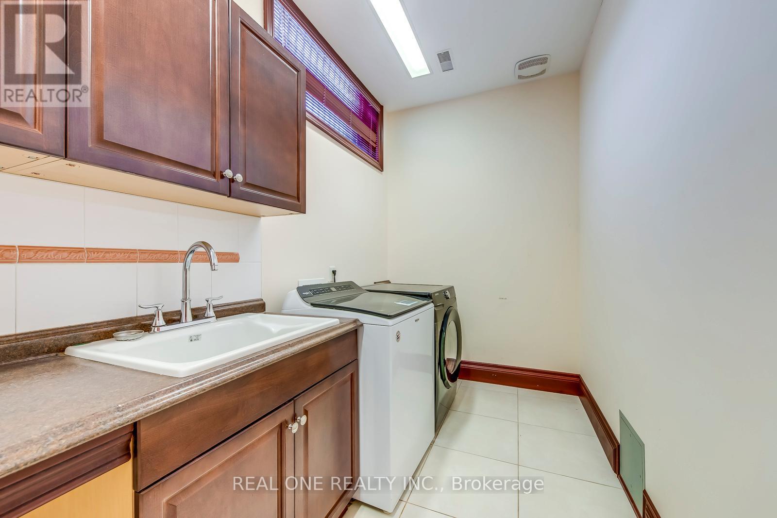 3480 Joan Drive, Mississauga, Ontario  L5B 1T5 - Photo 37 - W12894644