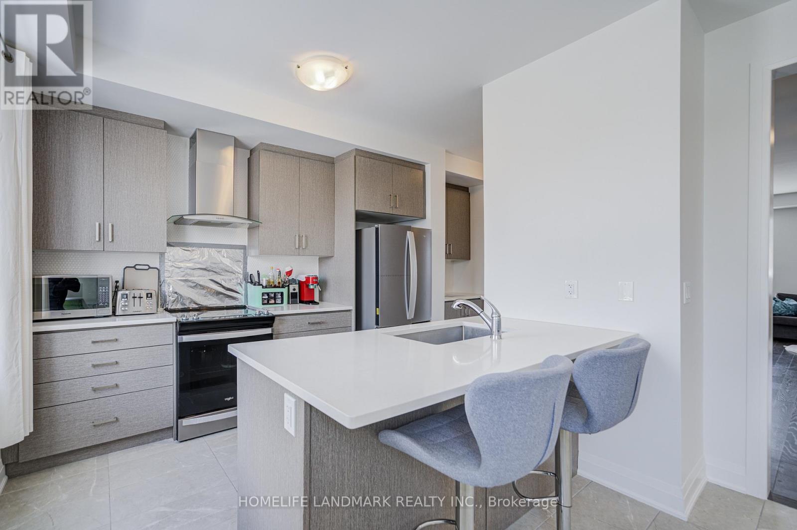 14 Carole Bell Way, Markham, Ontario  L6E 0W2 - Photo 10 - N12897642