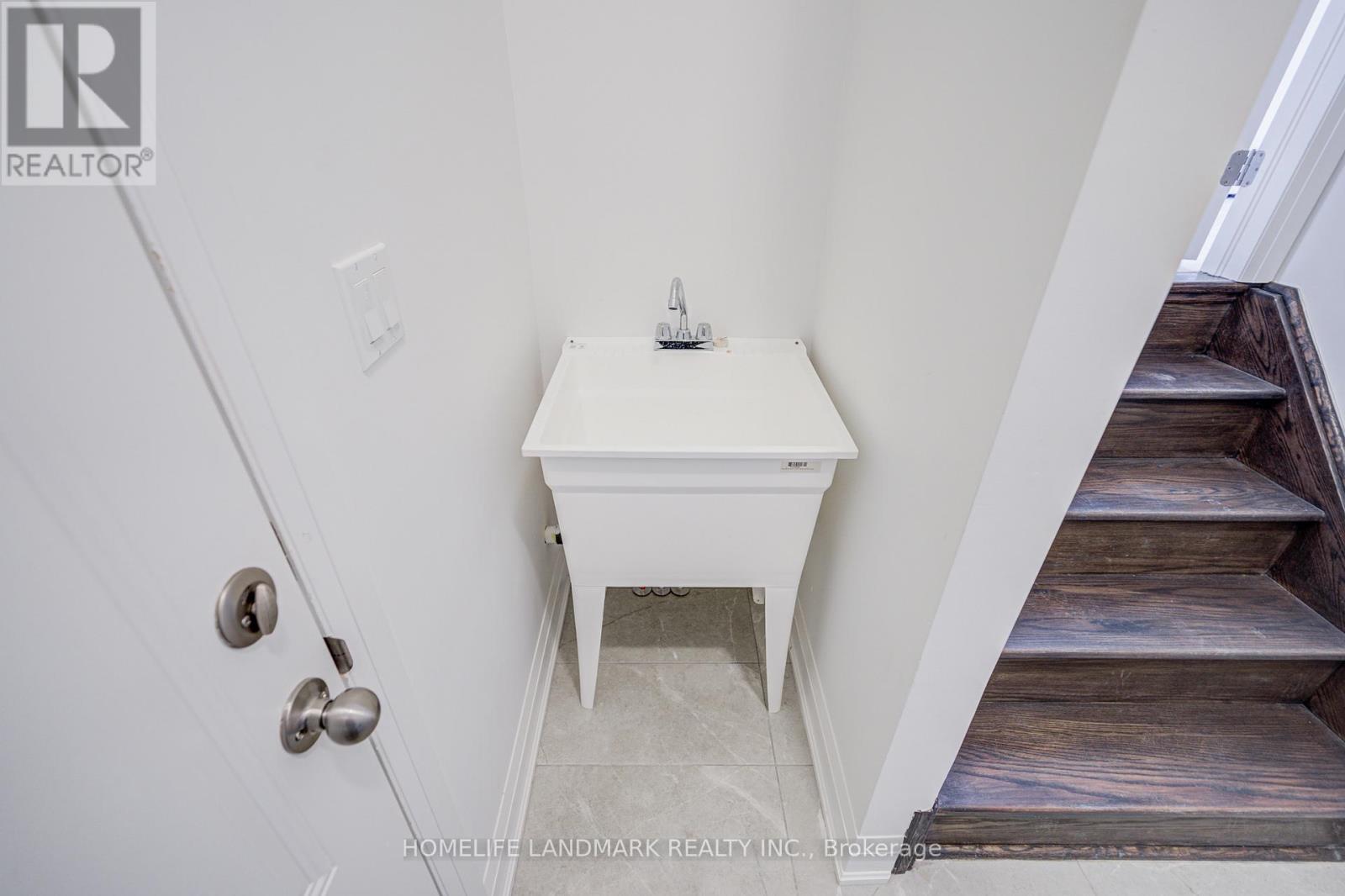 14 Carole Bell Way, Markham, Ontario  L6E 0W2 - Photo 18 - N12897642